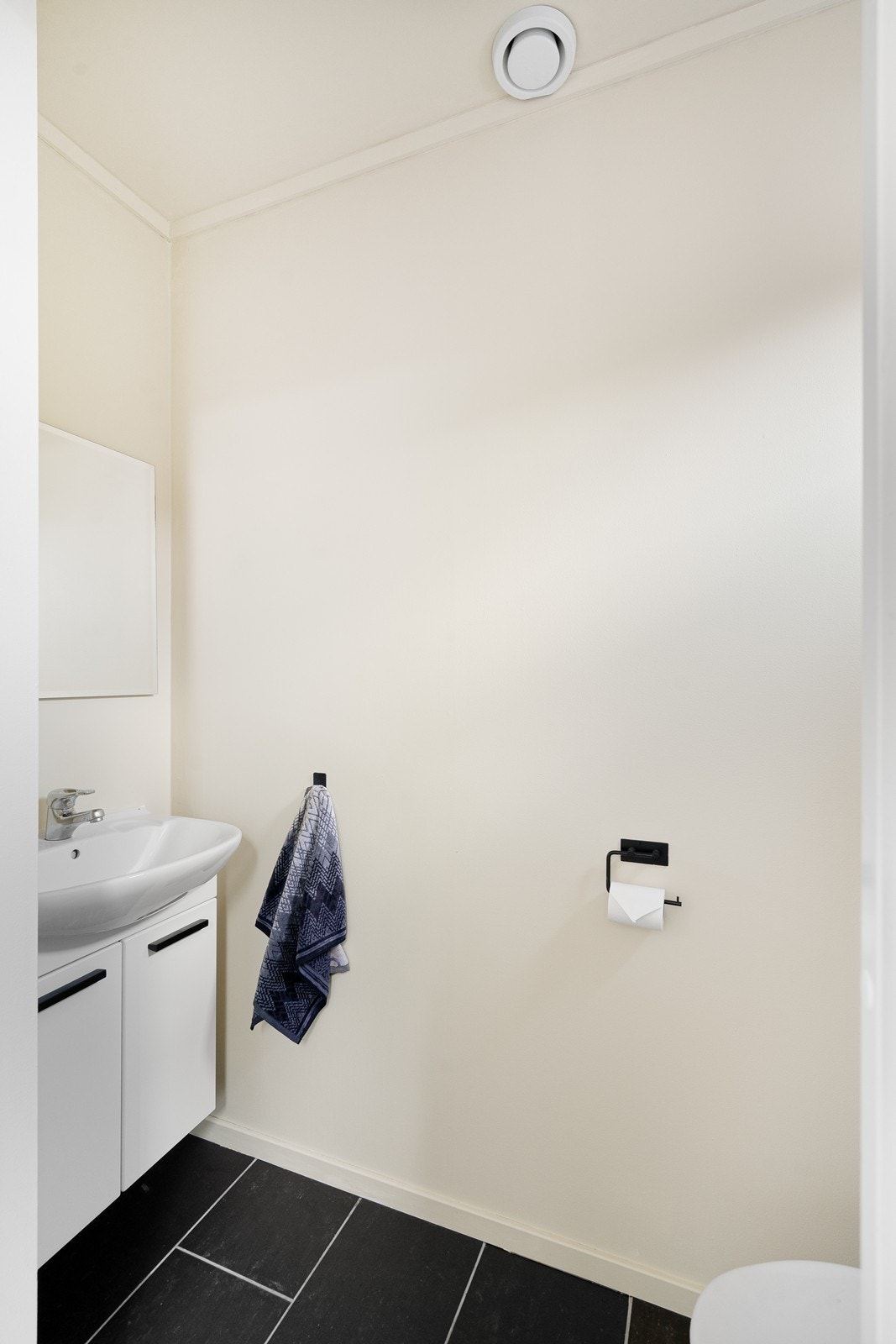 Gjestetoalett i tilknytning til hallen Galleribilde