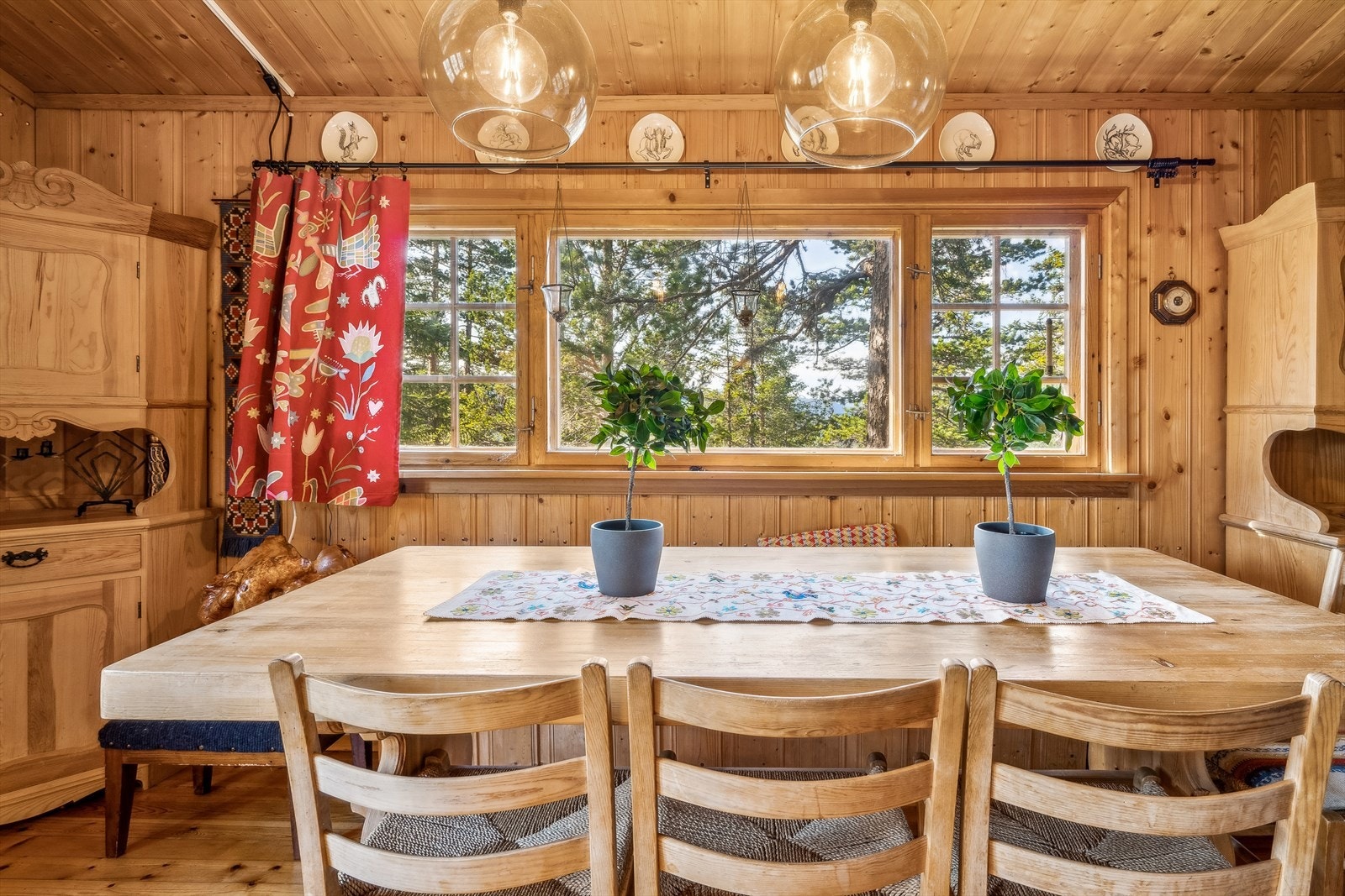 Sjekk denne utsikten mens du spiser Galleribilde