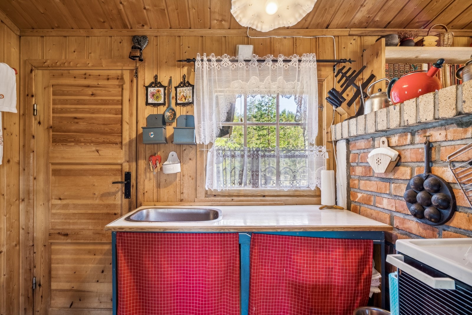 Kjøkkenet er av det enkle slaget Galleribilde