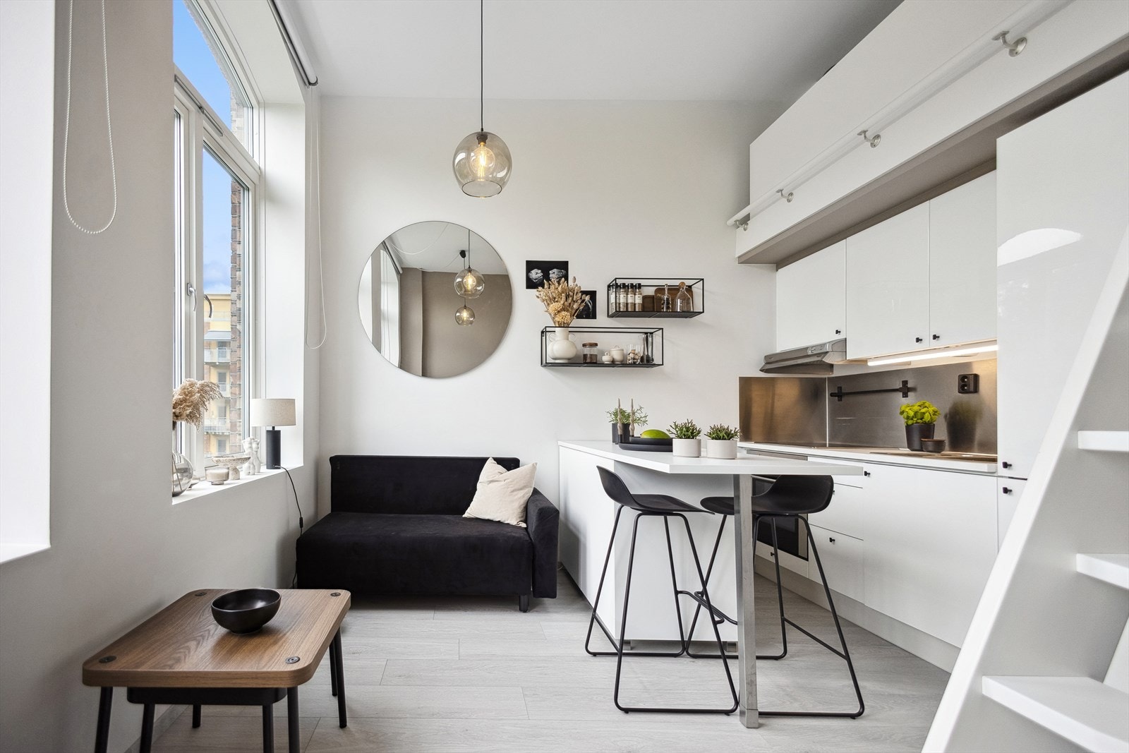 Leiligheten har en effektiv planløsning og den gode takhøyden bidrar til en god romfølelse. Galleribilde