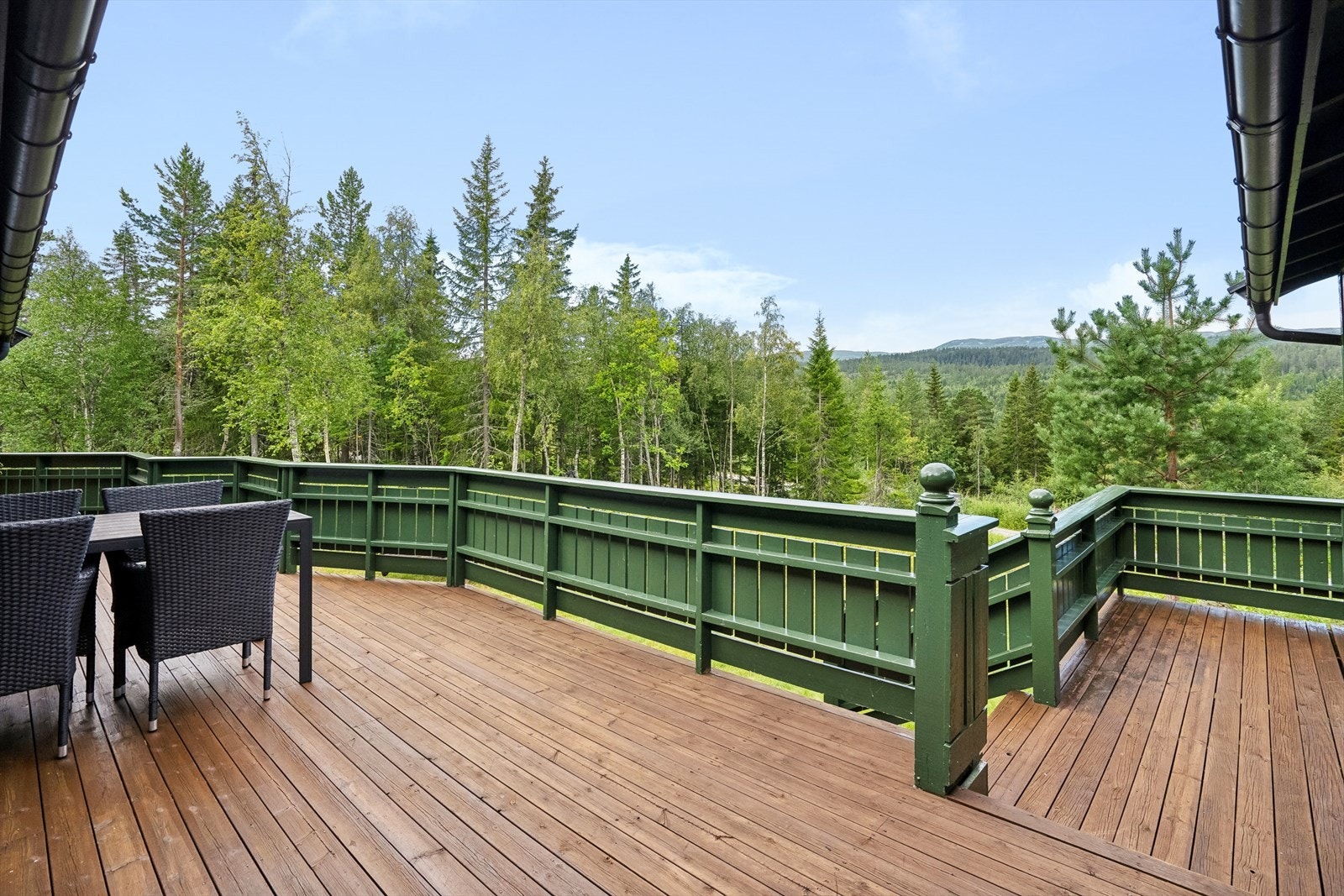 Utendørs er det mulig å samle familien til middag Galleribilde