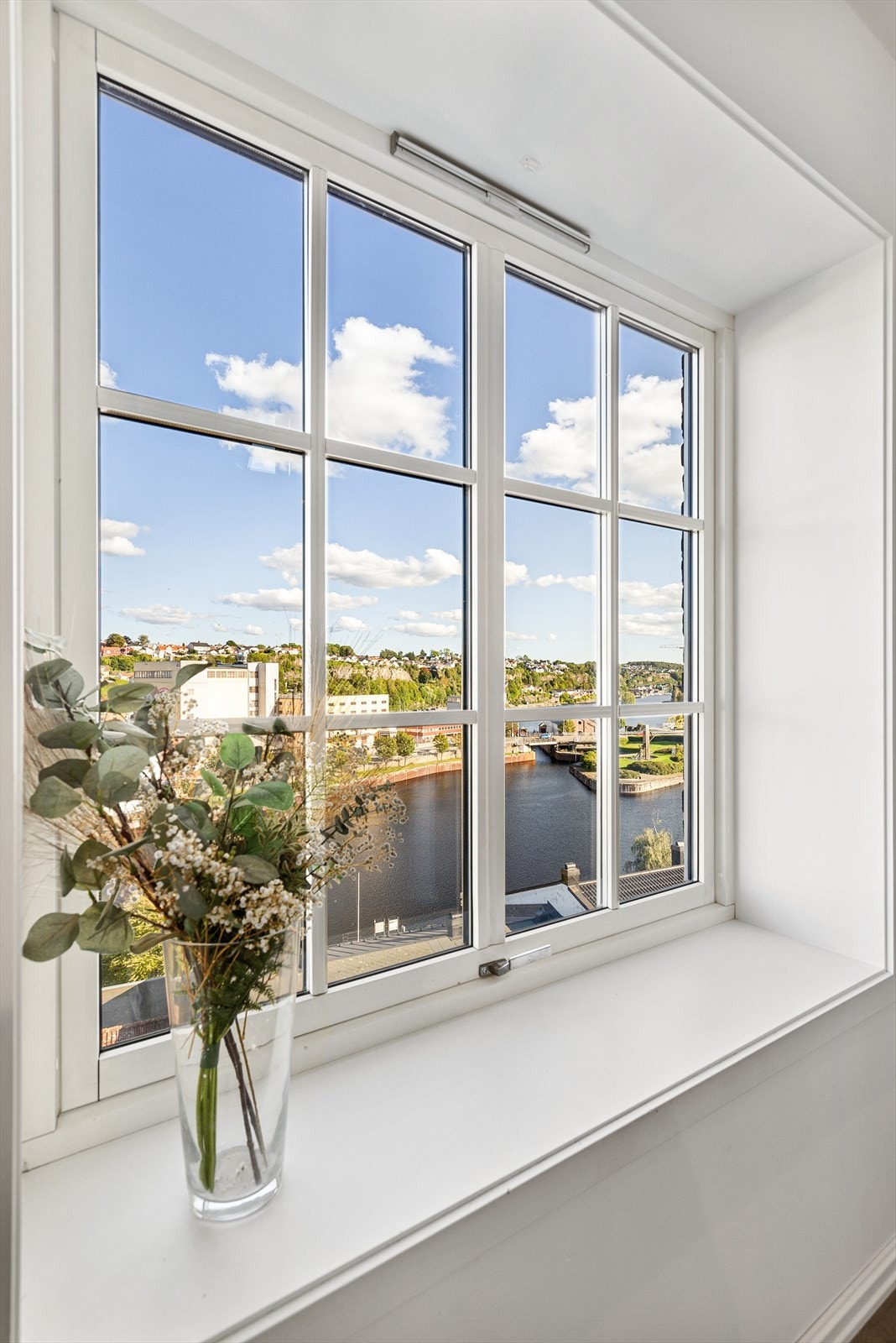 Utsikt til begge vannspeilene! Galleribilde