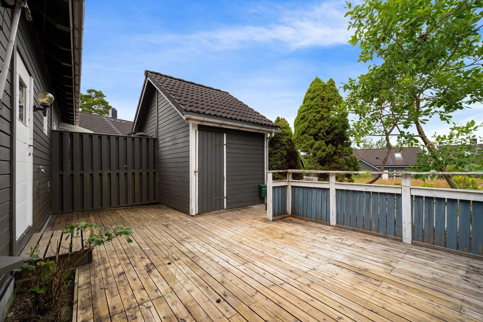 Praktisk sportsbod ved inngangspartiet. Galleribilde