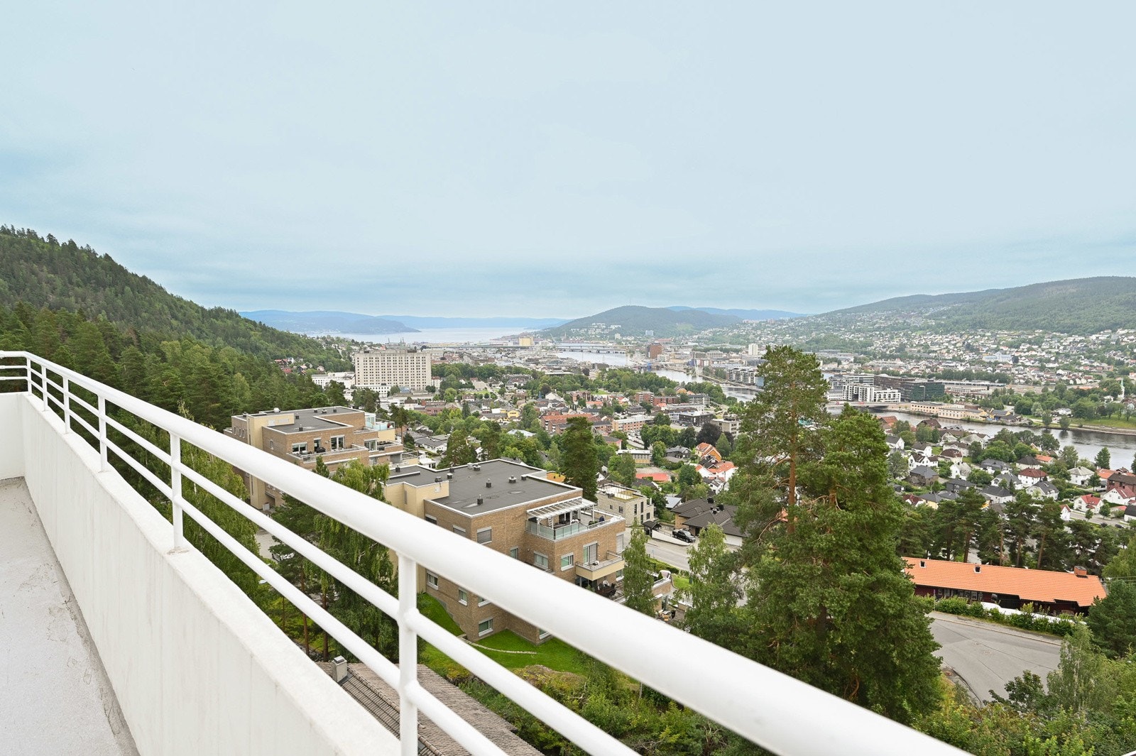 Felles veranda Galleribilde