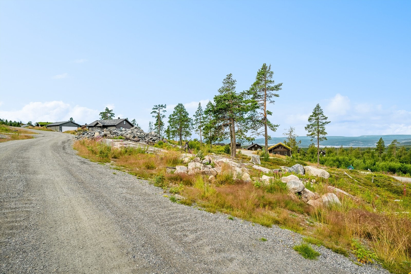Romslig utsiktstomt på hele 1 199 m2. Galleribilde