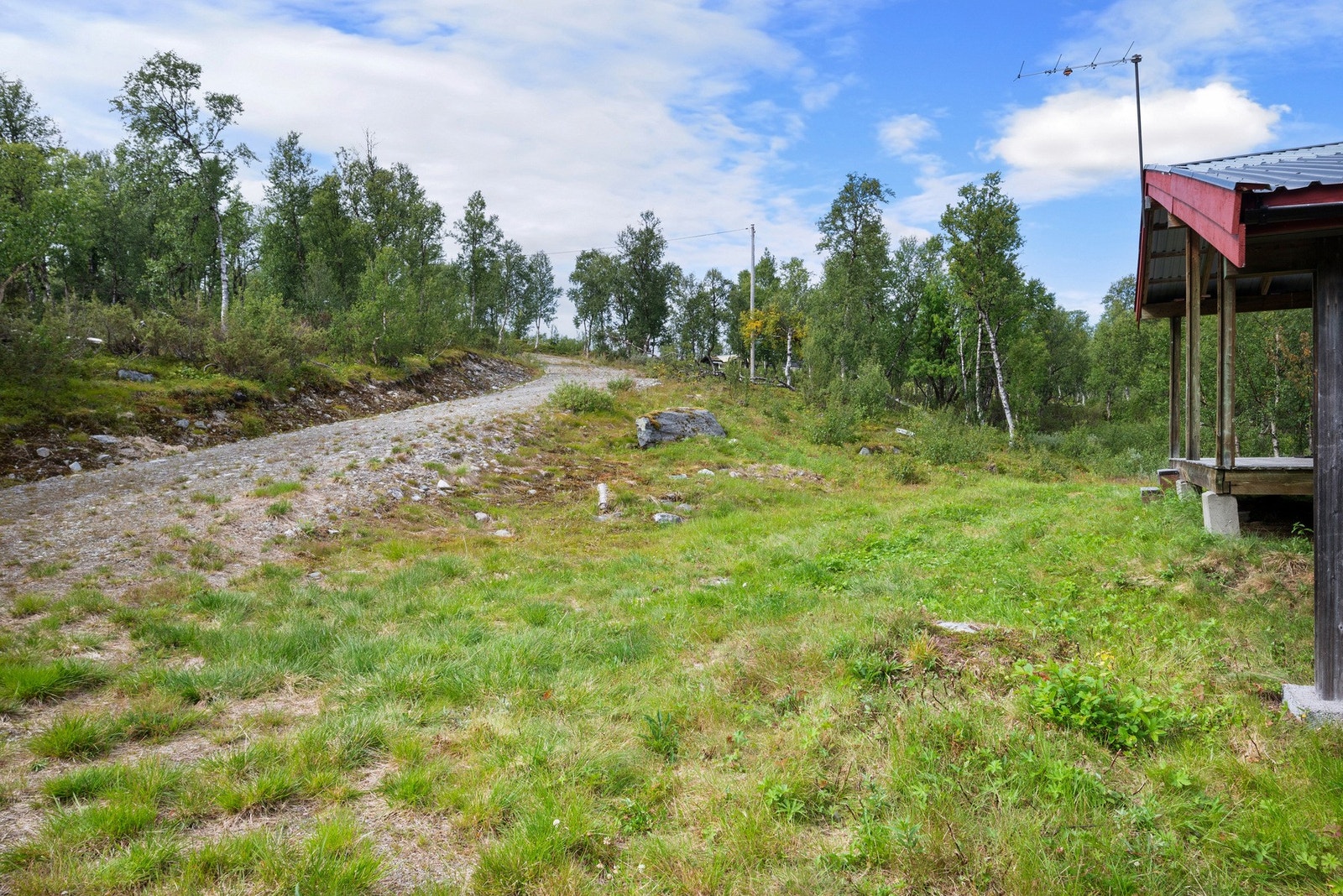 Hytta har adkomst med bil helt fra hele året. Galleribilde