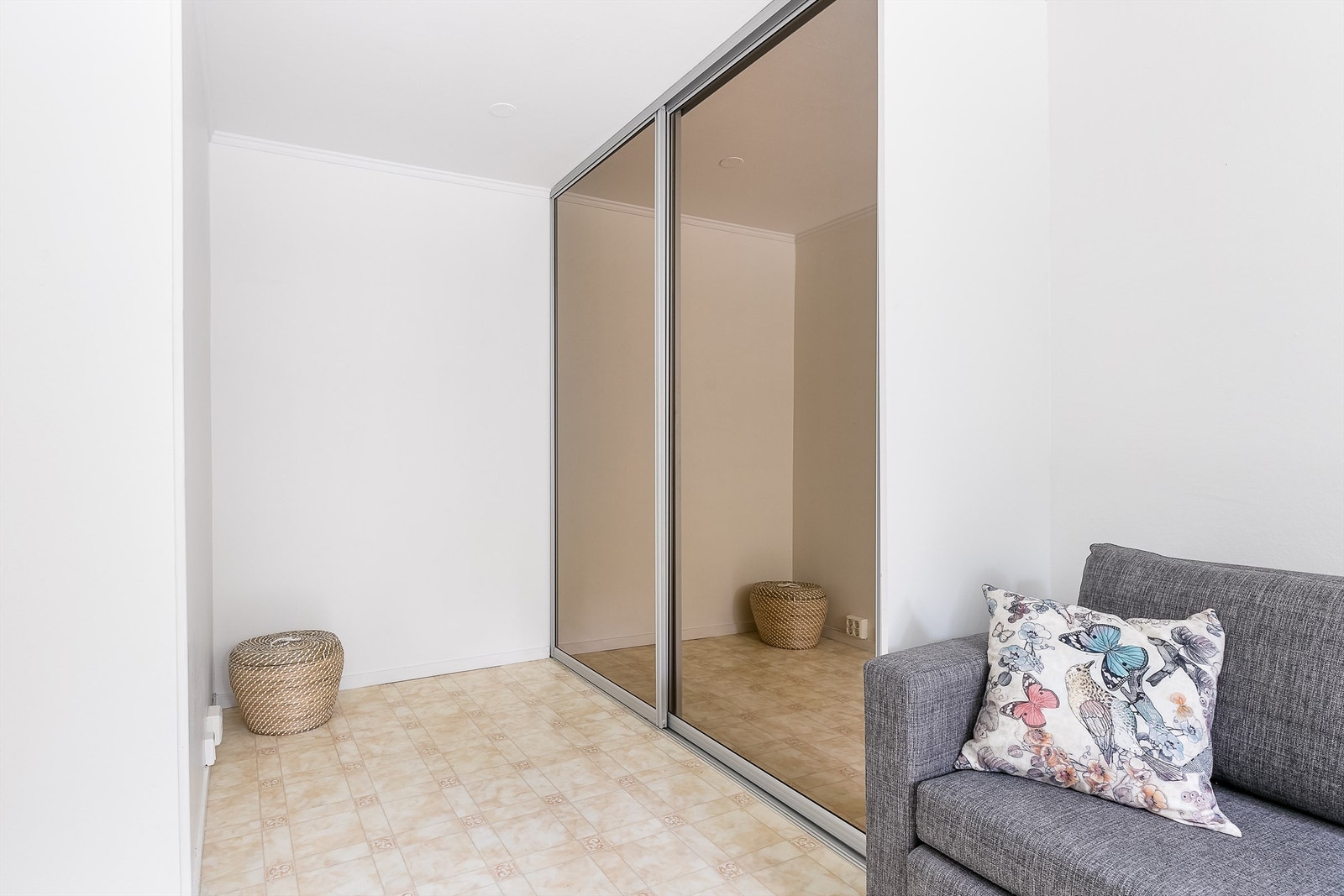 Gulvene er i begge soverom utført med vinylbelegg. Galleribilde