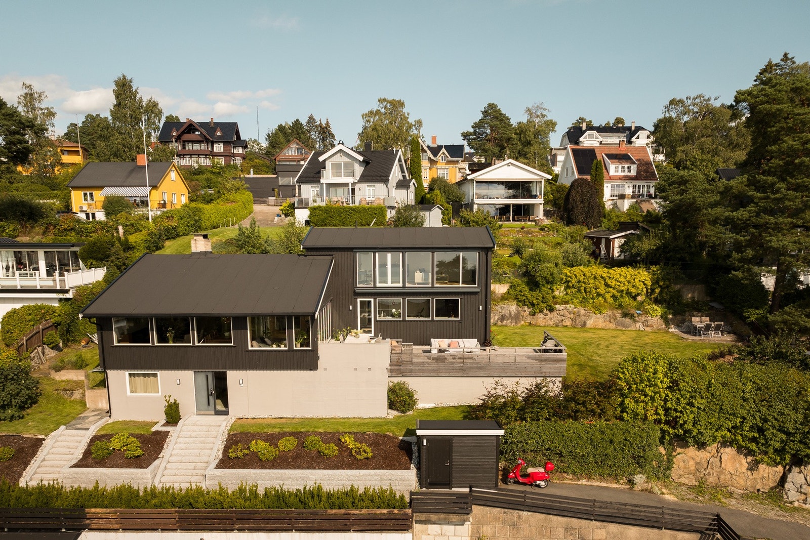 Ettertraktet beliggenhet på Bekkelaget, panoramautsikt og nærhet til fjorden. Galleribilde