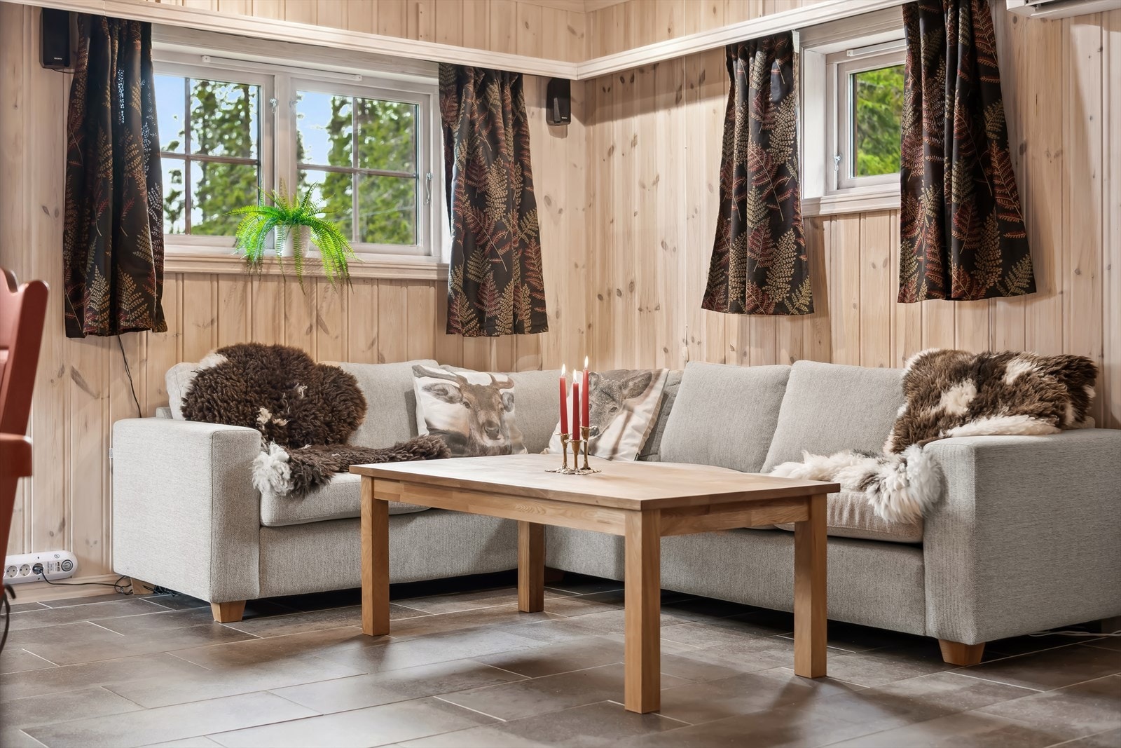 Med kun 52 meter til nærmeste langrennsløype og Skistar Trysil, Norges største skianlegg 33 min kjøratur unna er denne hytta perfekt for aktive. Galleribilde