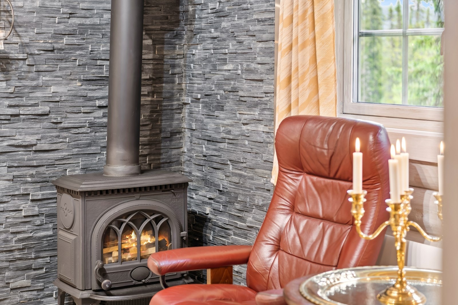 Vedovnen setter også koselig stemning. Galleribilde