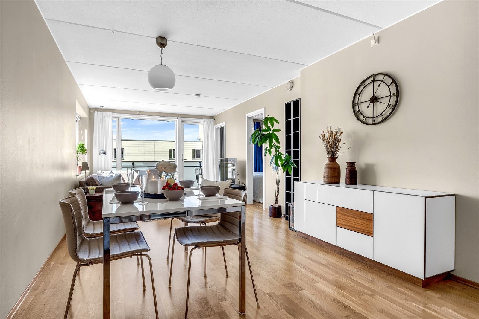 Her er det god plass til spisebord Galleribilde