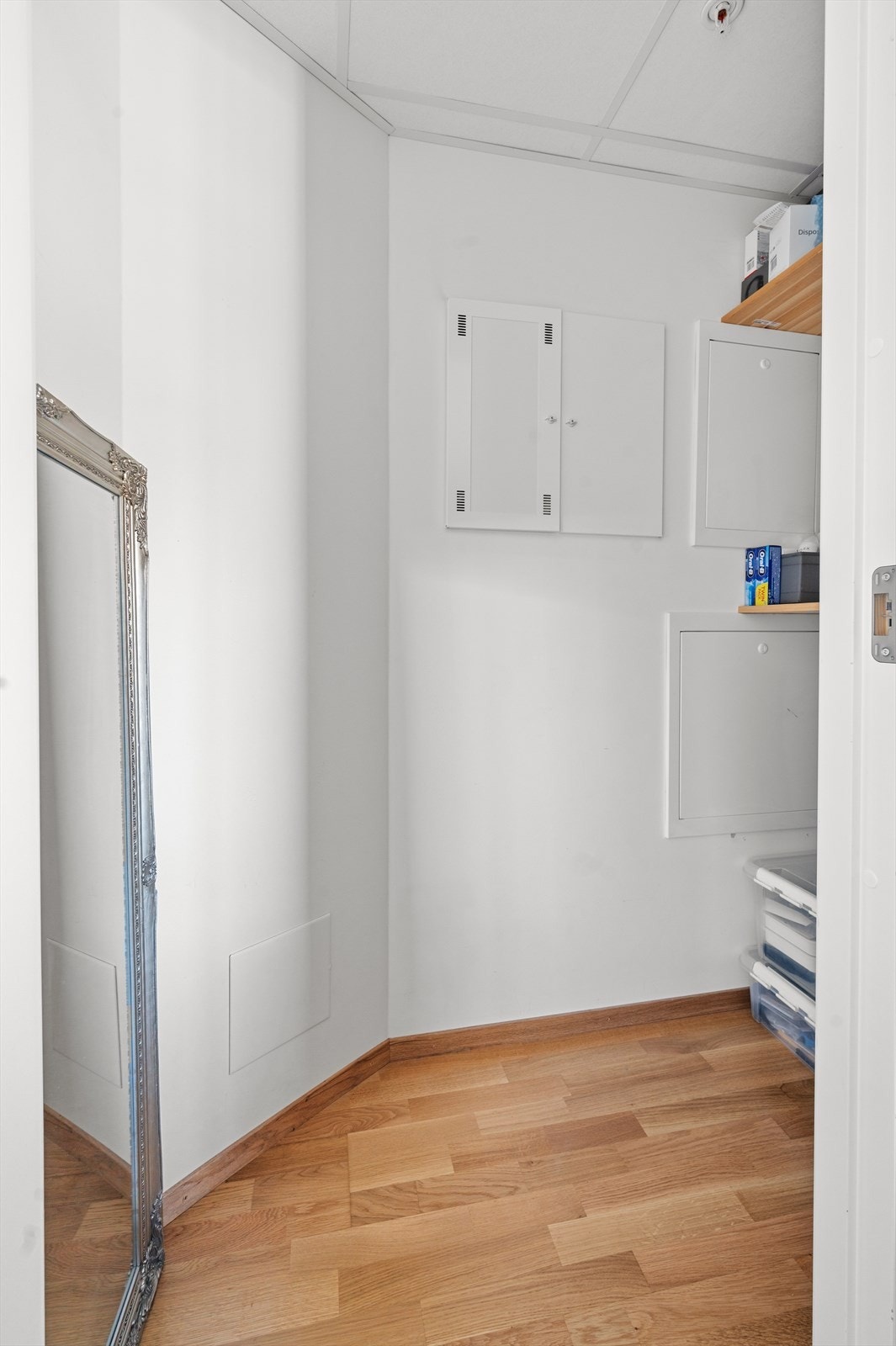 Boden kan enkelt gjøres om til en walk-in garderobe om ønskelig. Galleribilde