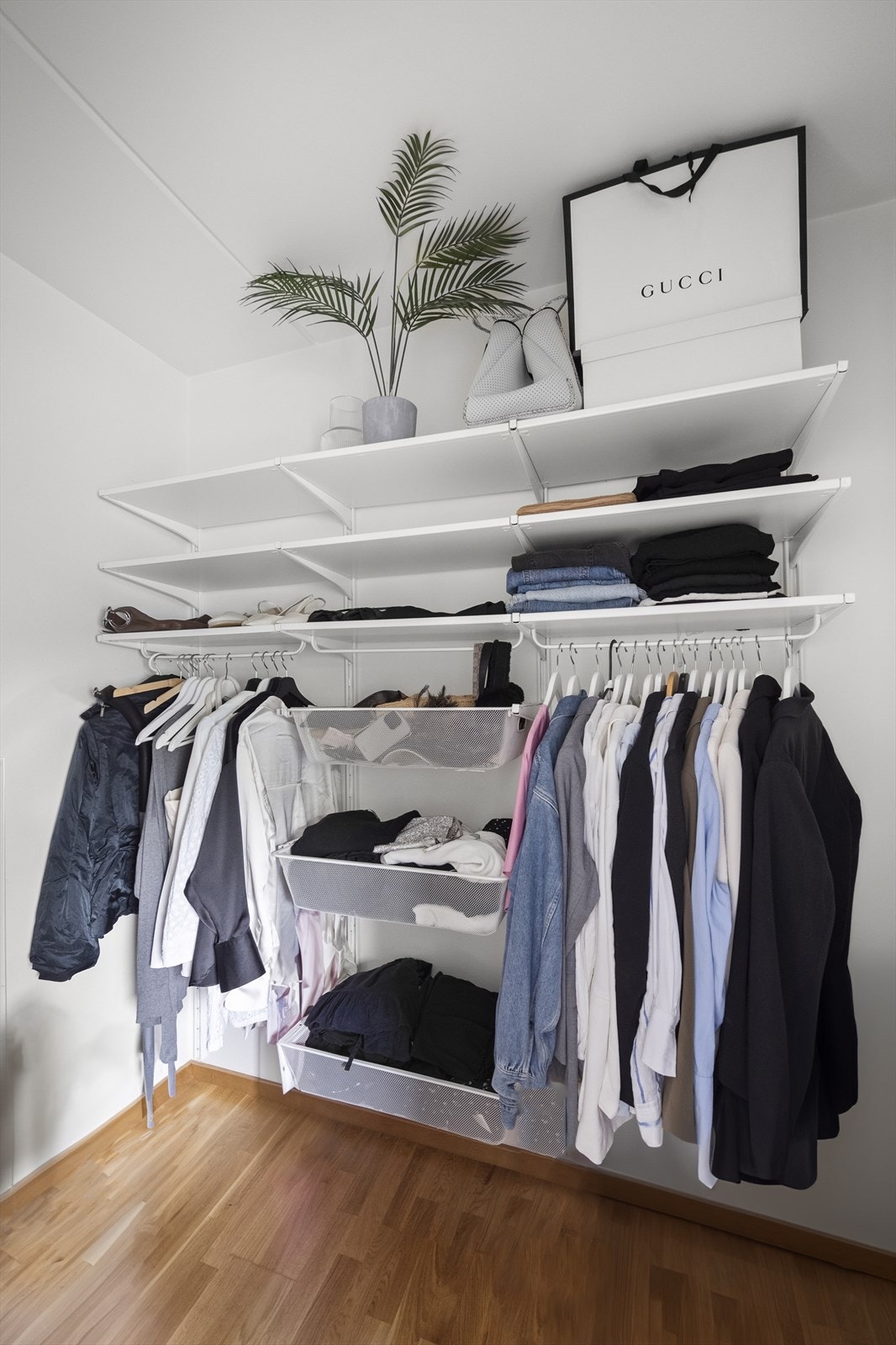 Fra hovedsoverommet er det tilknytning til eget walk-in closet Galleribilde