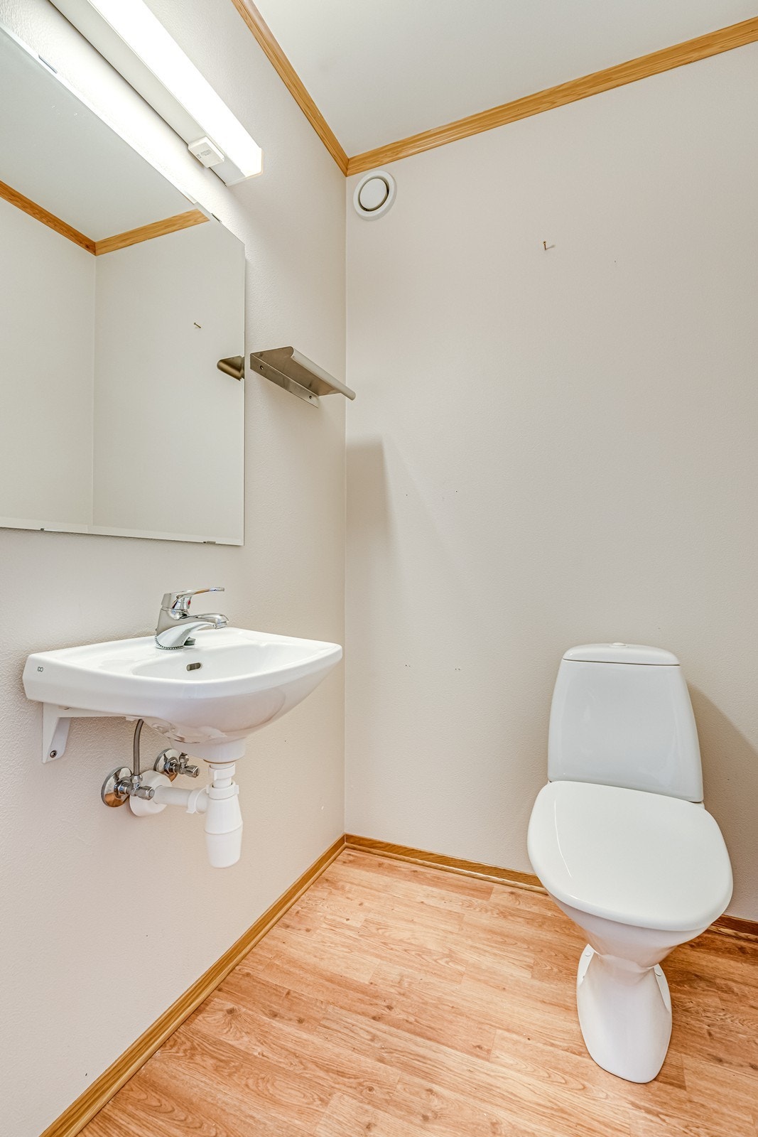 Praktisk gjestetoalett Galleribilde