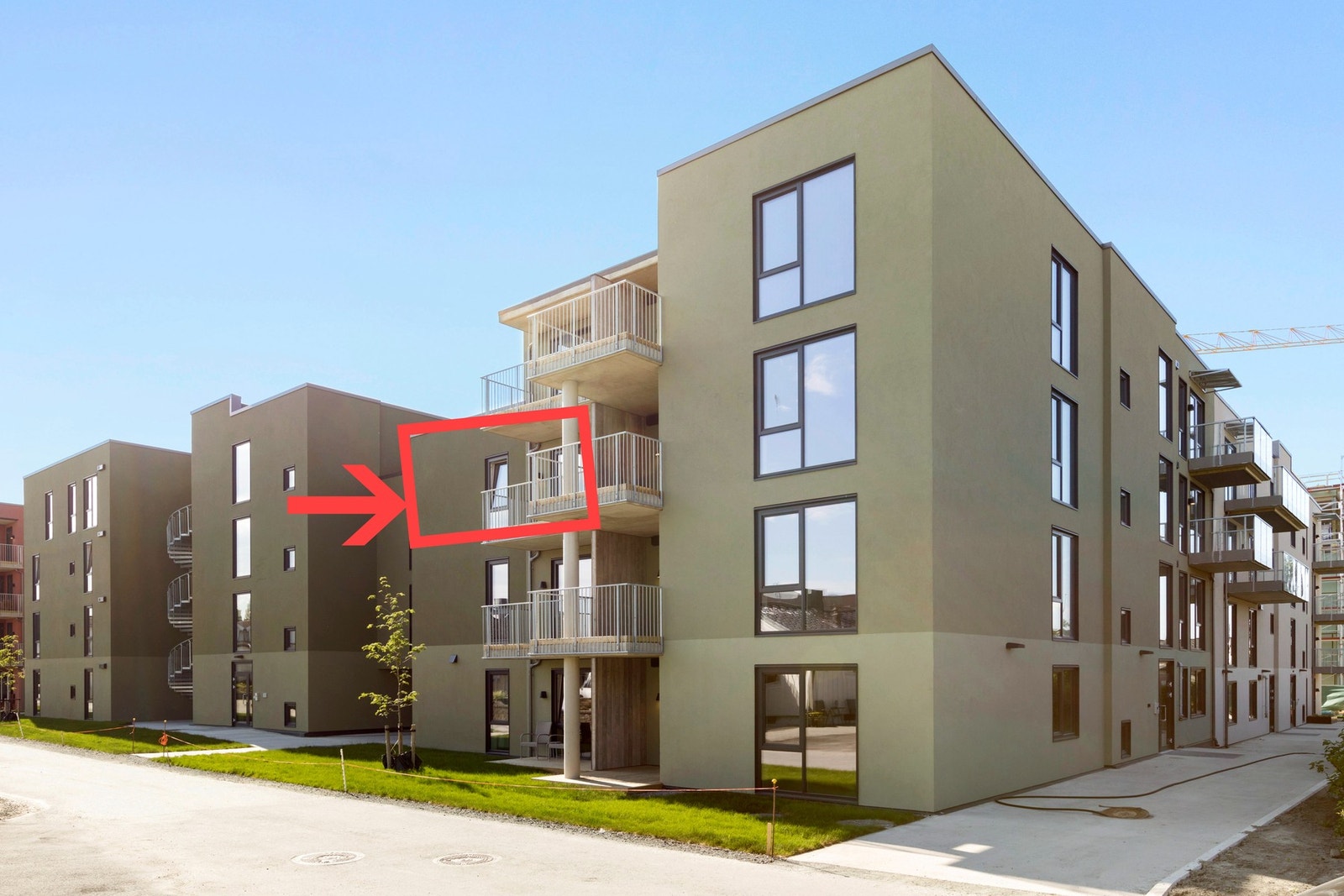 Med leiligheten følger fast plass i p-kjeller og sportsbod Galleribilde