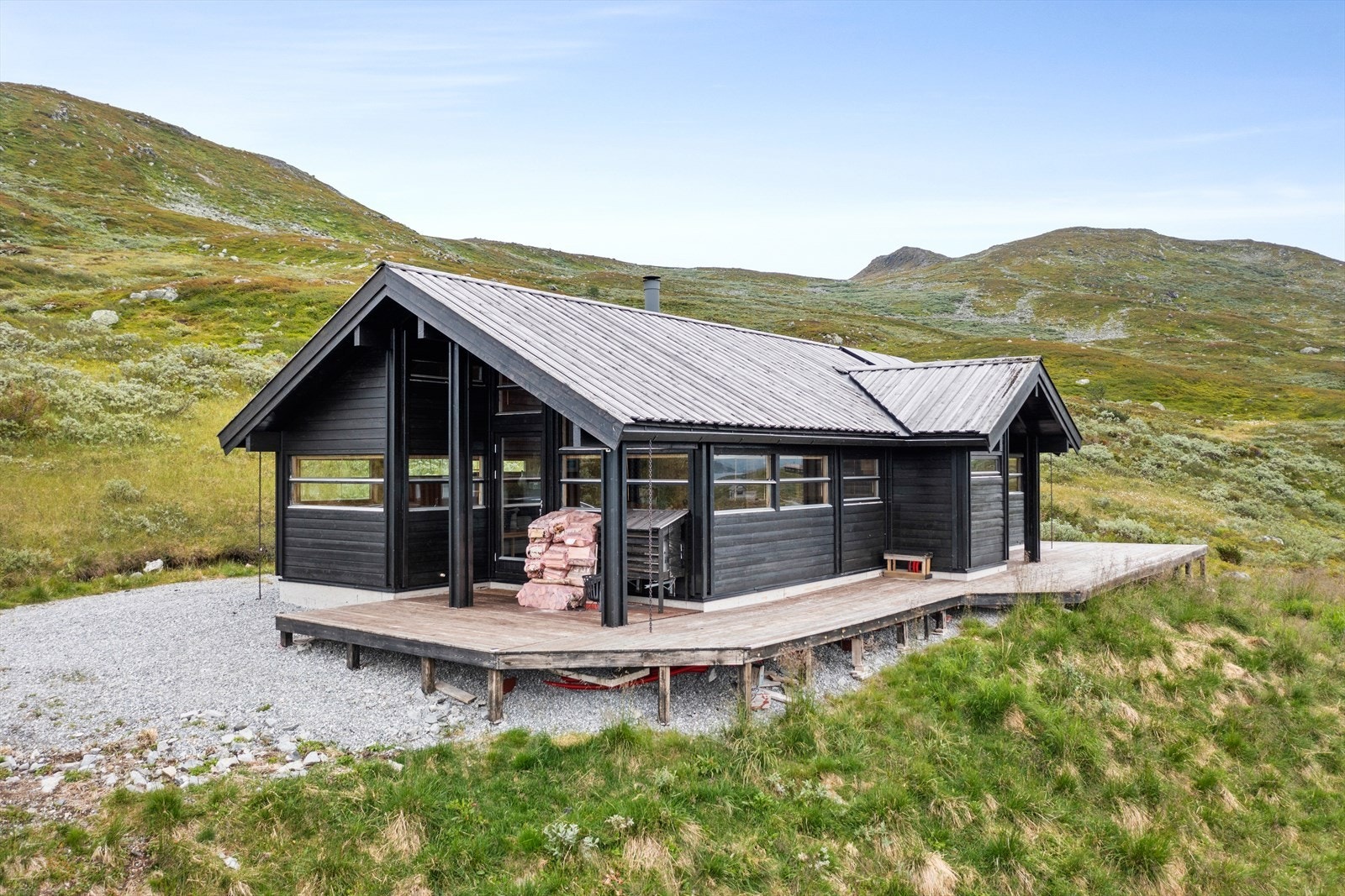 Hytta er av typen Ålhytta og er oppført i 2007 med ei praktisk planløysing som går over eit plan. Galleribilde
