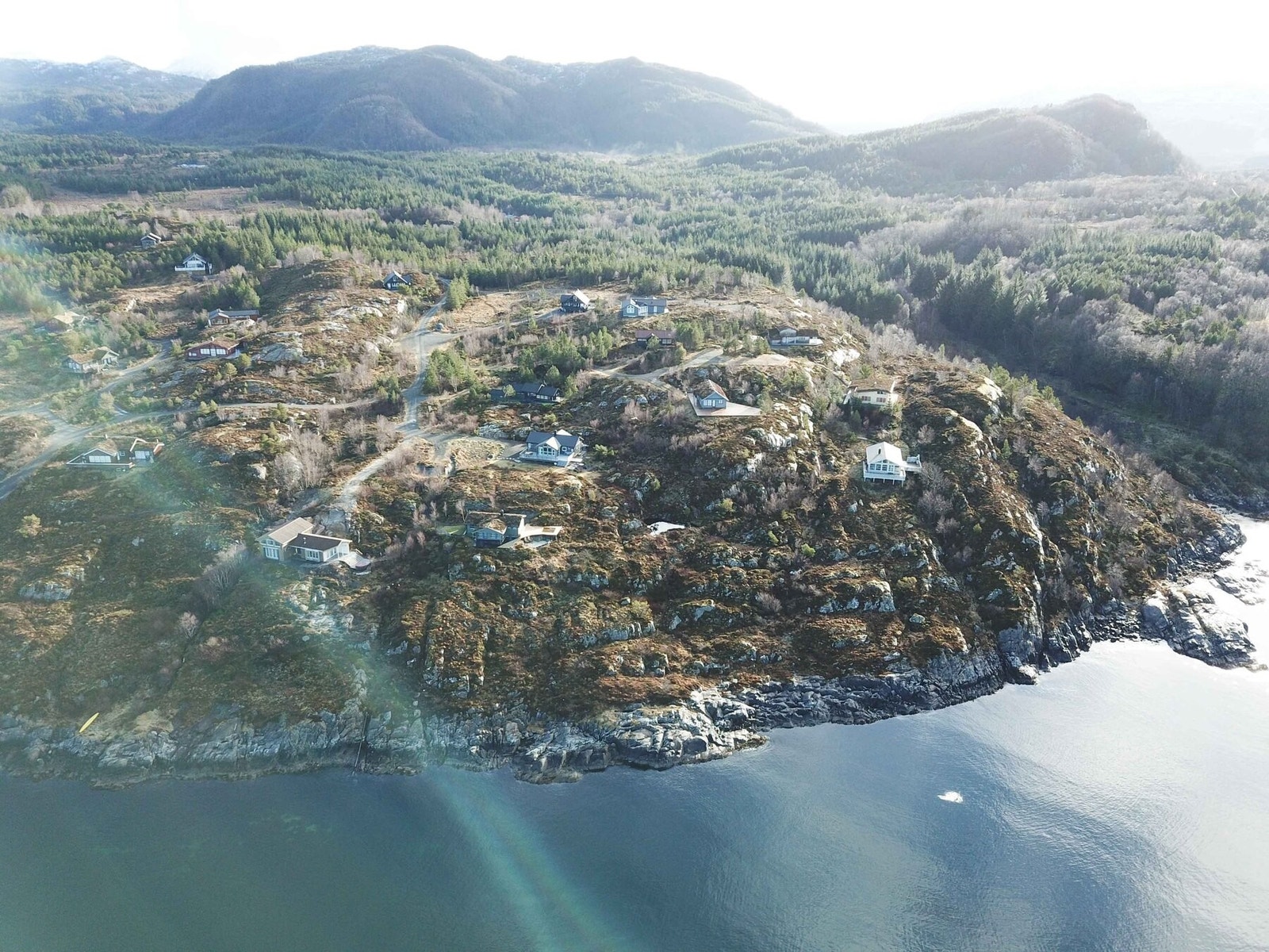 Fra tomteområdet mot fjellene bak Galleribilde