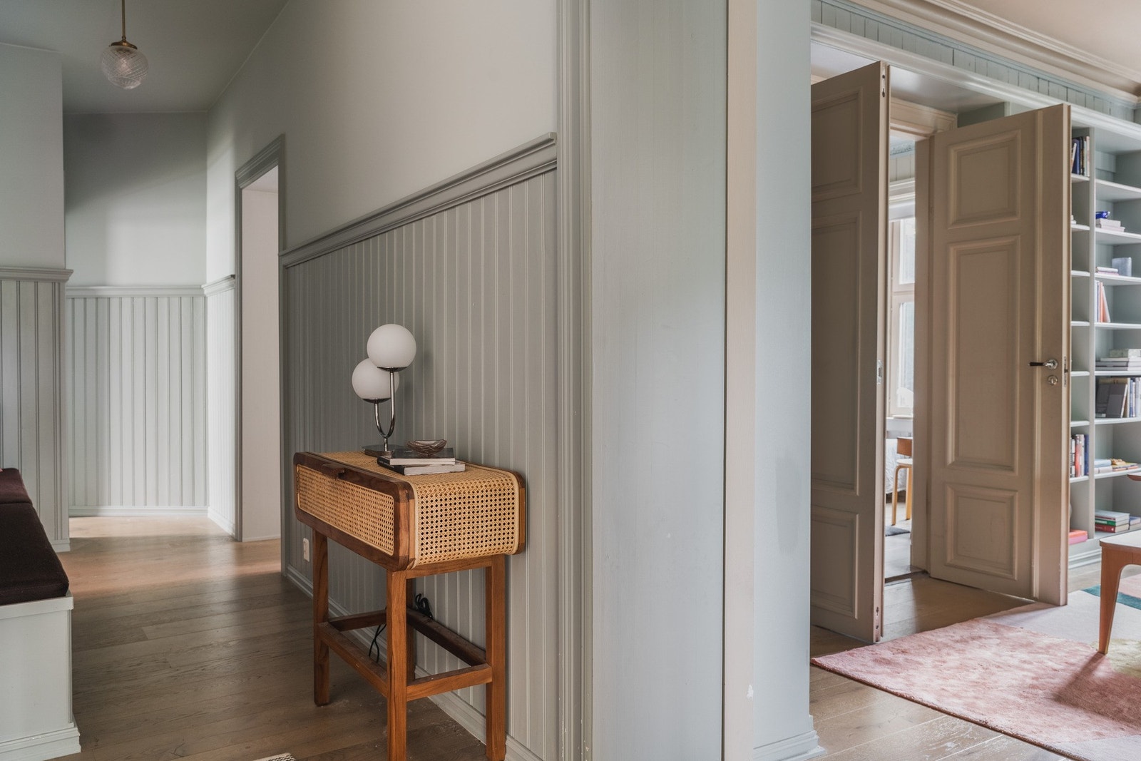 Klassisk brystpanel. Galleribilde