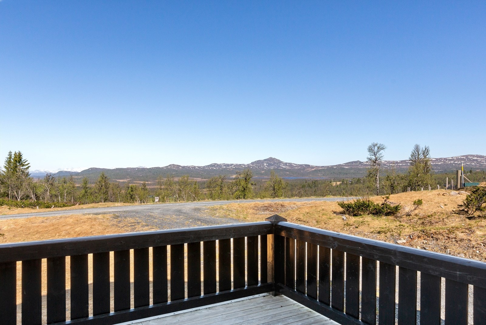 Her er det både åpne vidder, flotte fjell og vakre fjellvann! Galleribilde