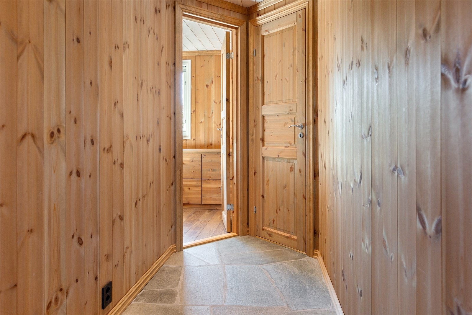 Soveromsgang. Galleribilde