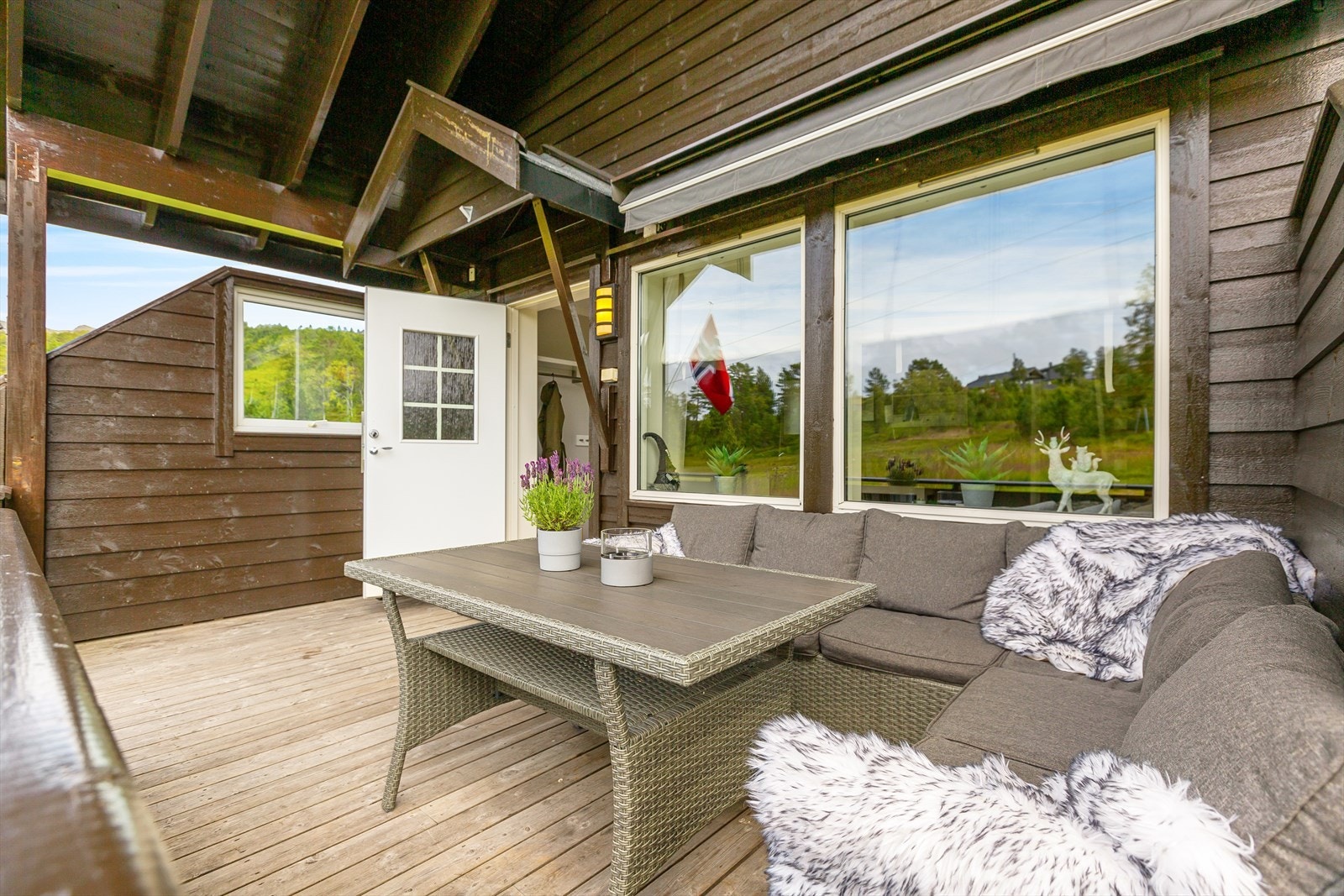 Enkel adkomst til uteområde fra leiligheten Galleribilde