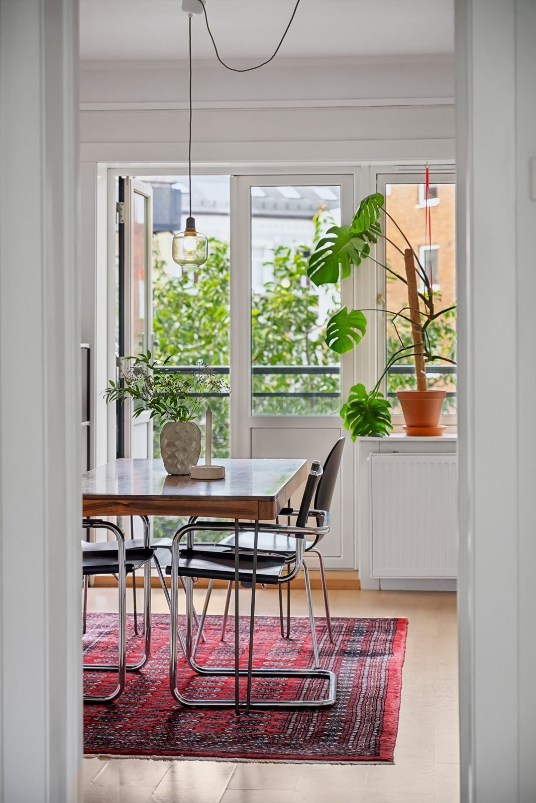 Det er inkludert varmtvann og fyring i fellesutgiftene, i tillegg til fiber 1000/1000. Galleribilde