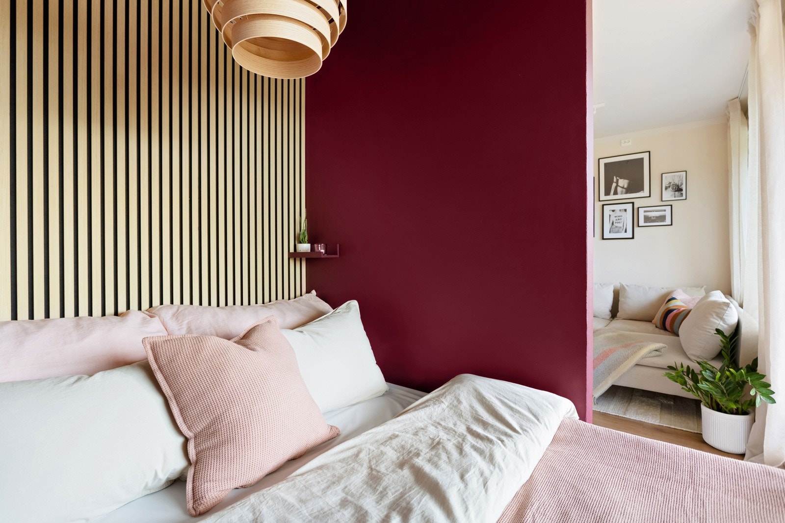 Adskilt fra stuen er det en sovealkove Galleribilde