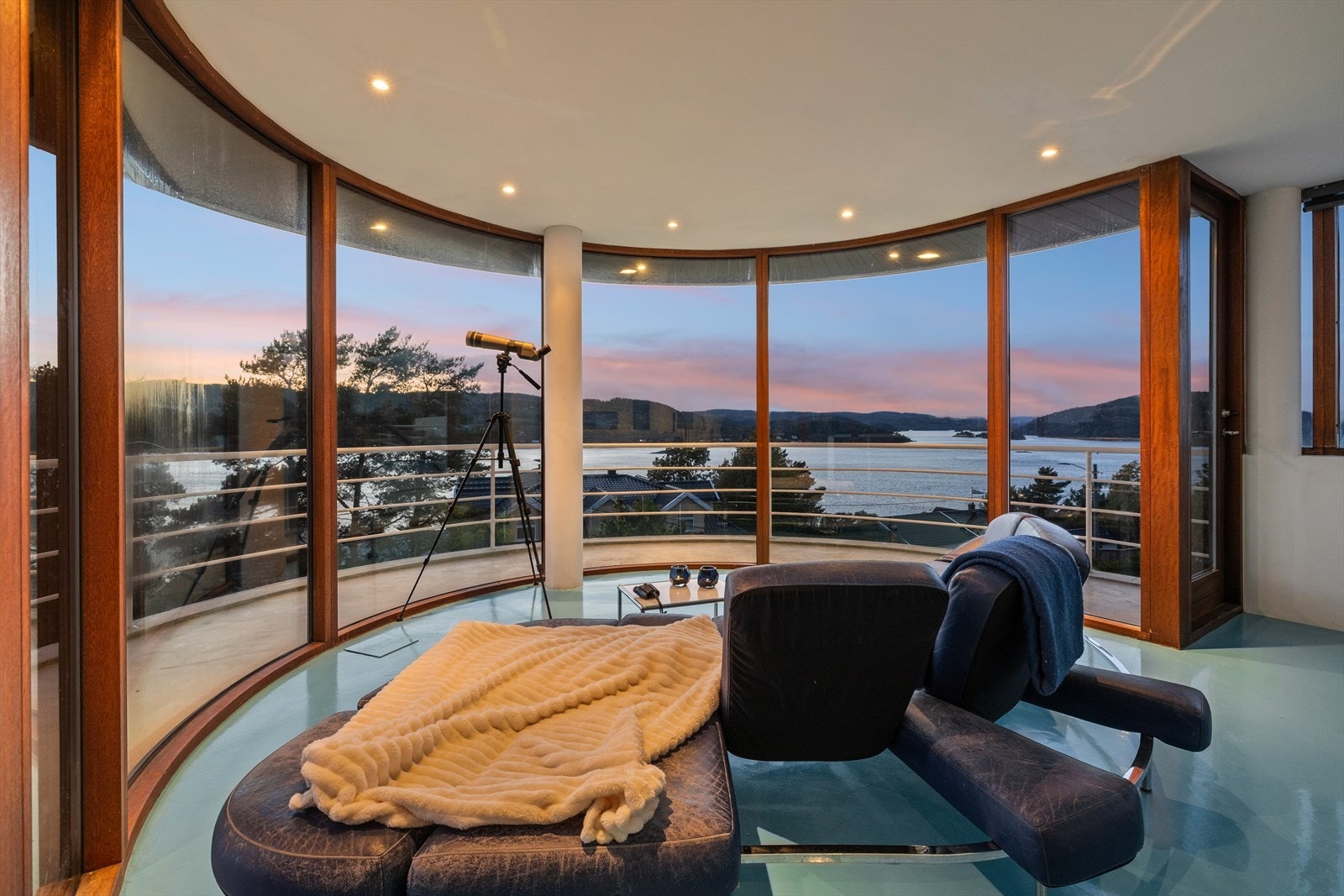 Kveldsstemning. Galleribilde