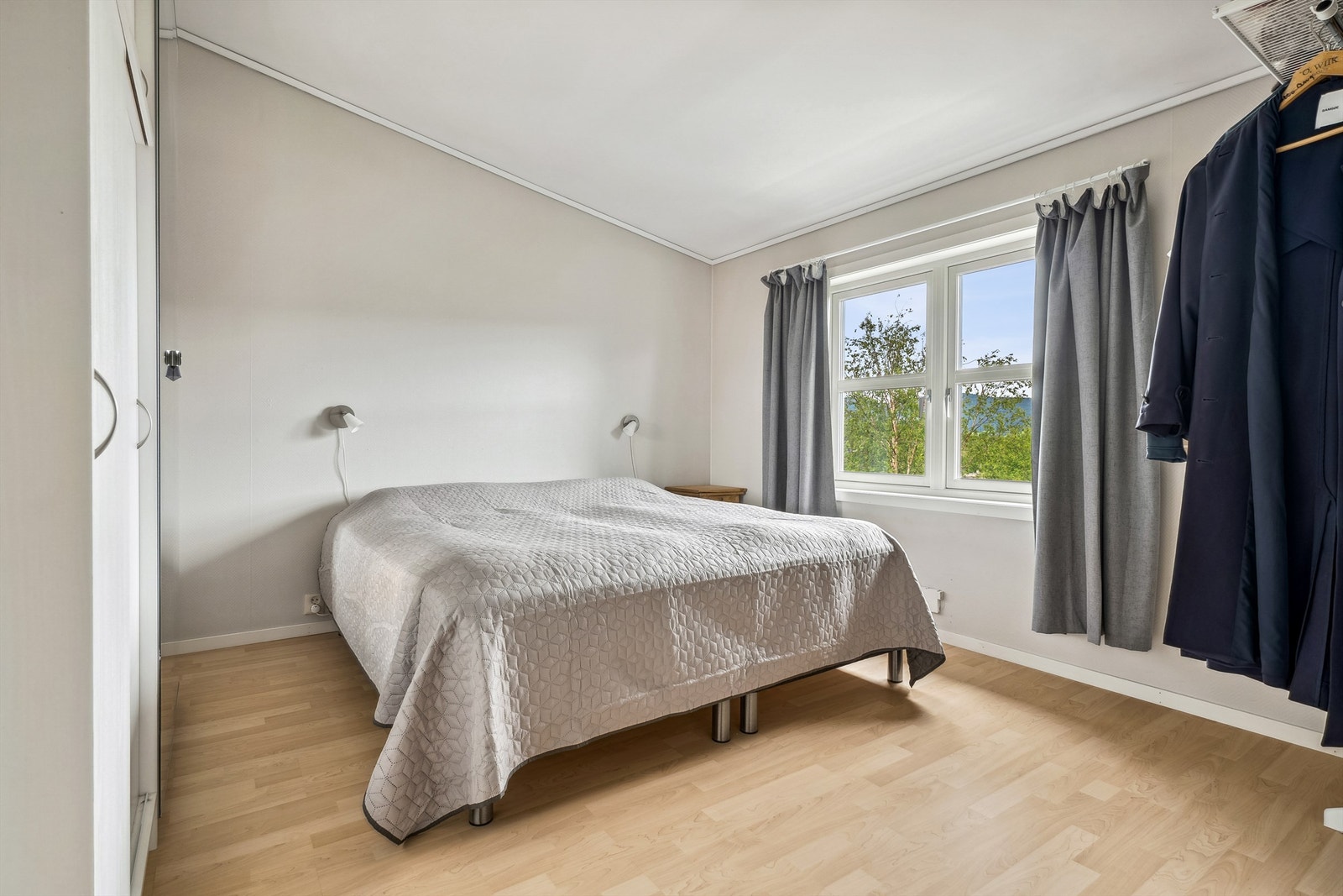 To av soverommene i 2. etasje har veldig god størrelse. Galleribilde