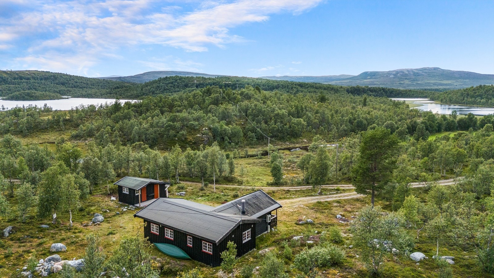 Selveid tomt på ca. 2025 kvm. Flott beliggenhet i et meget bra turområde sommer som vinter. Galleribilde