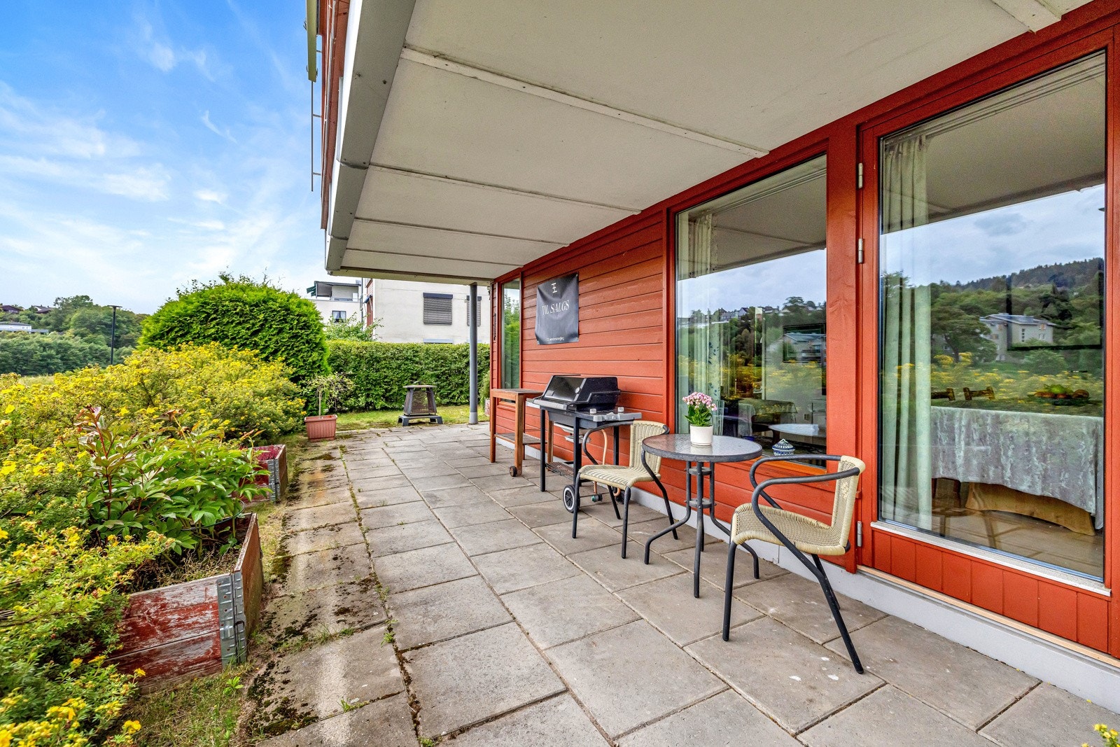 Her kan du innrede med utemøbler og grill! Perfekt å ha når det er solrike dager. Galleribilde