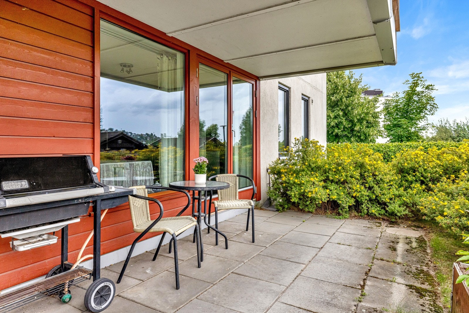 Her kan du innrede med sittegruppe, grill, utebord og stoler. Galleribilde