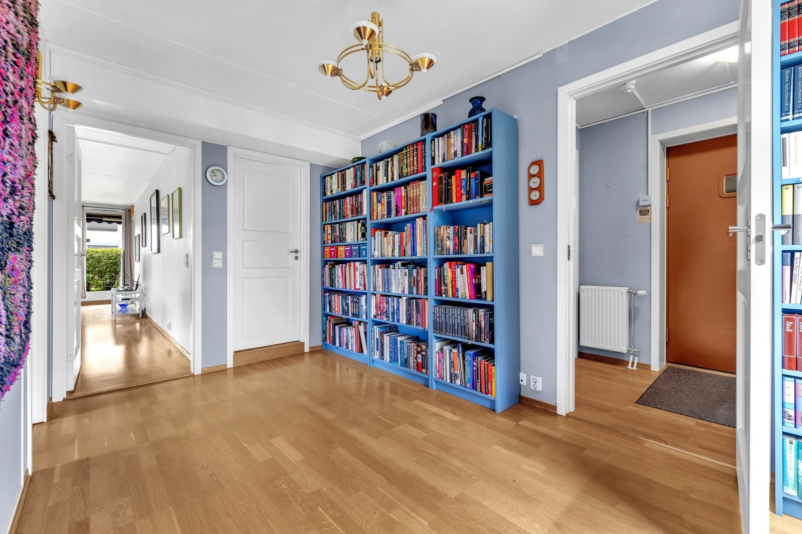 Hallrom Galleribilde