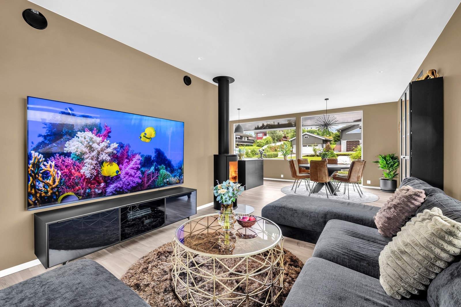 Stue med peisovn Galleribilde