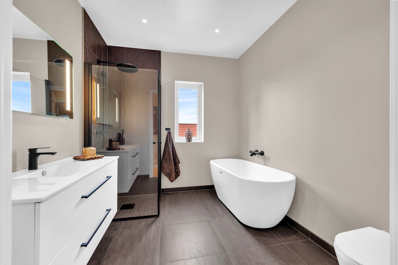 Bad 2.etg. med vannbåren varme i gulv Galleribilde