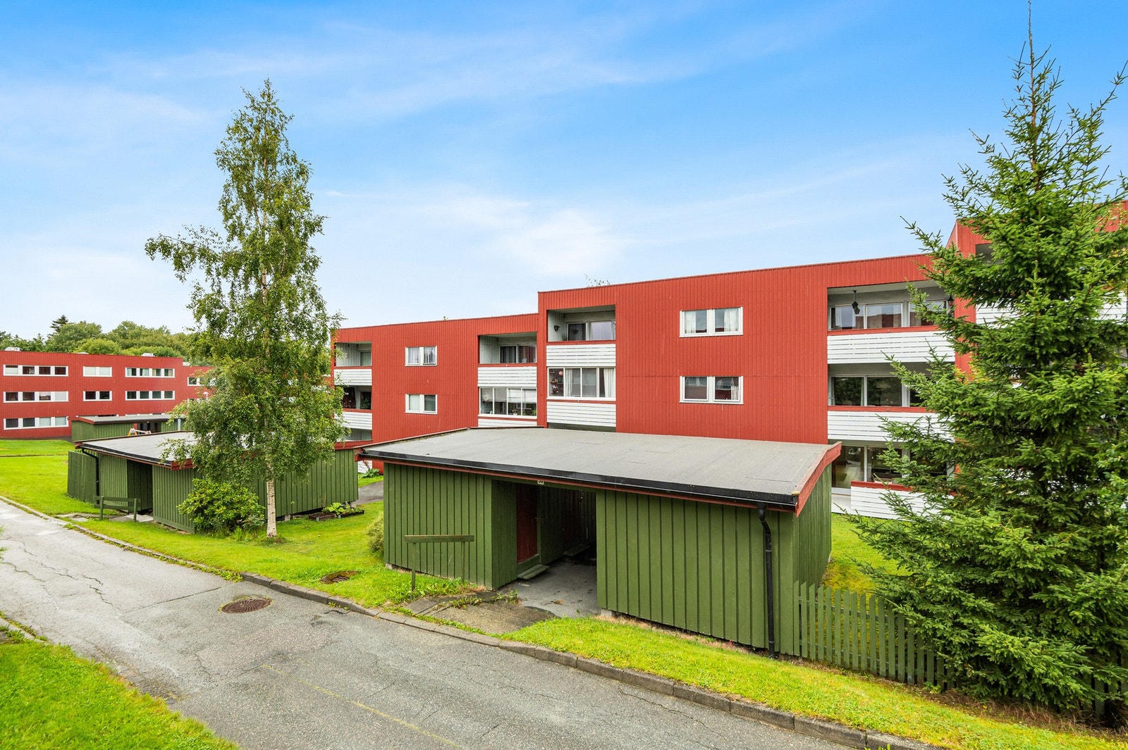 Det medfølger garasjeplass med leiligheten. Galleribilde