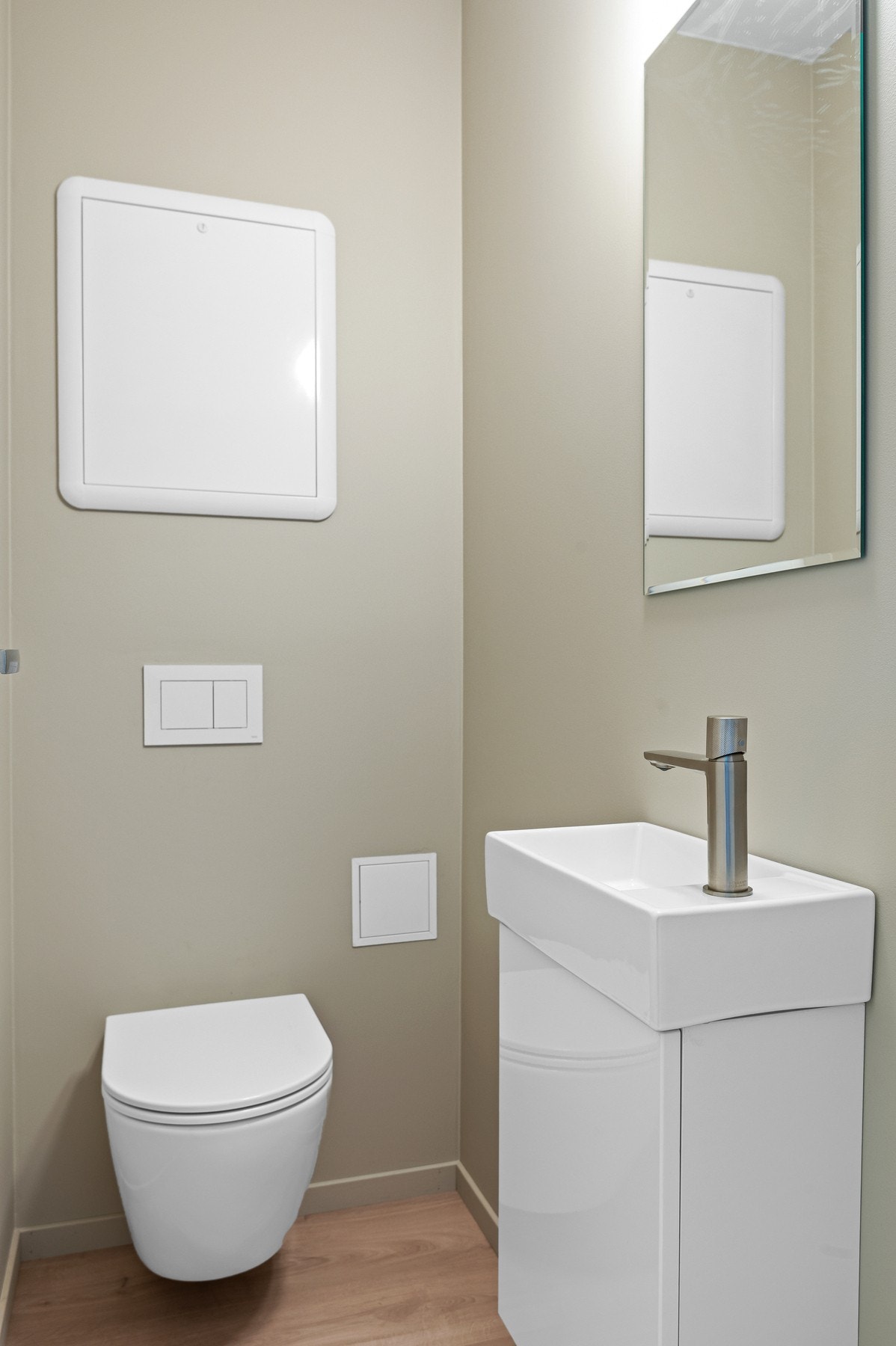 Praktisk separat WC på 1,5 kvm. Galleribilde