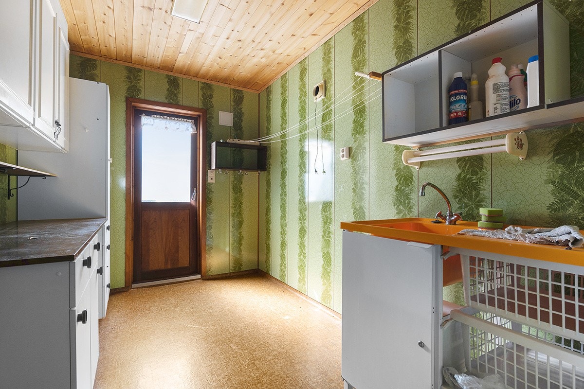 Vaskerom, inngang fra bad samt utvendig inngang Galleribilde