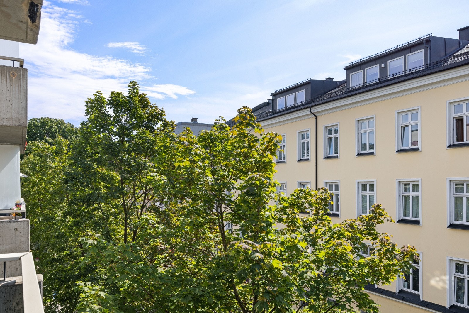 - Utsikt fra balkongen - Galleribilde