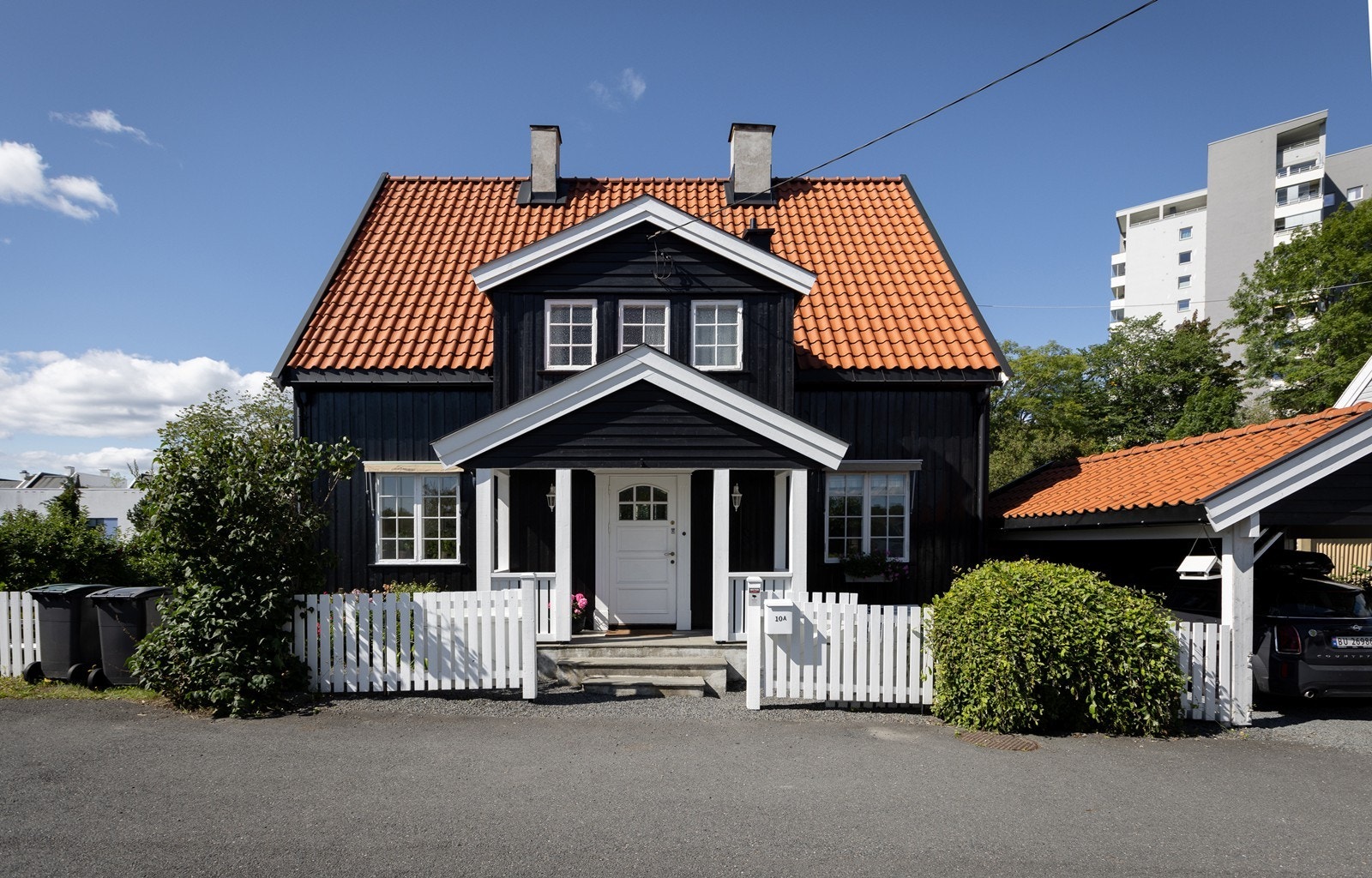 Flotte klassiske detaljer og enkel adkomst fra en rolig blindvei Galleribilde