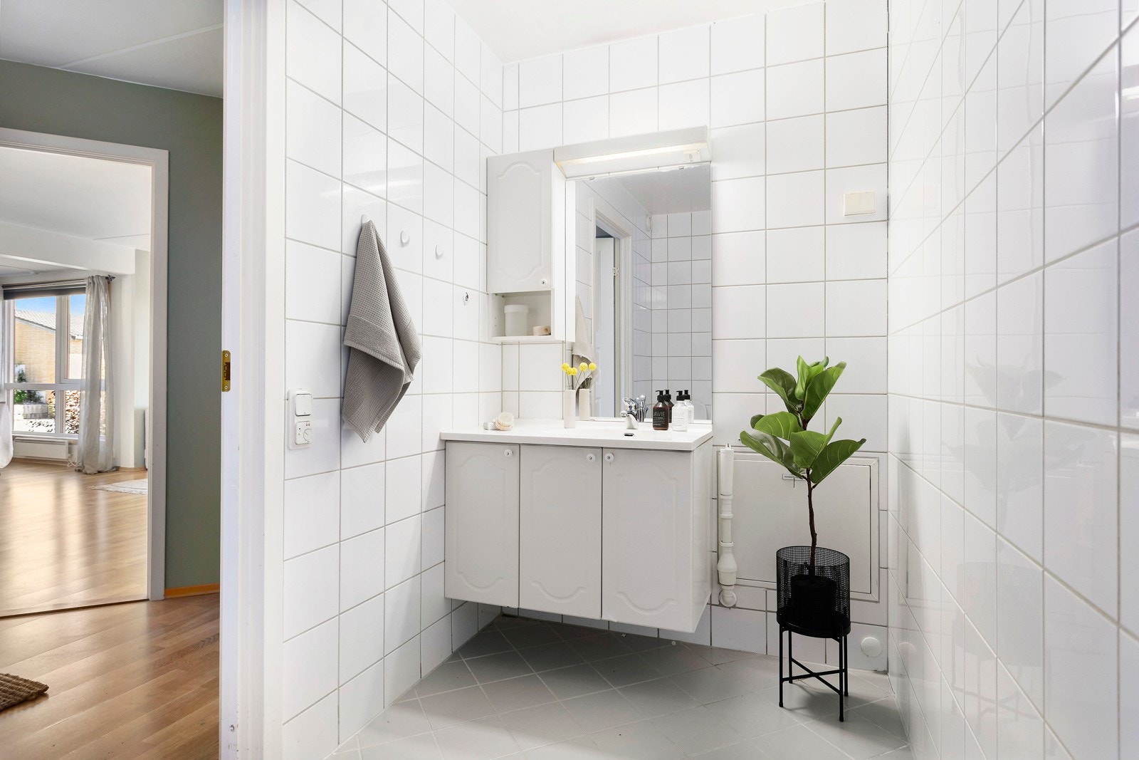 Flislagt bad med varmekabler av god størrelse Galleribilde