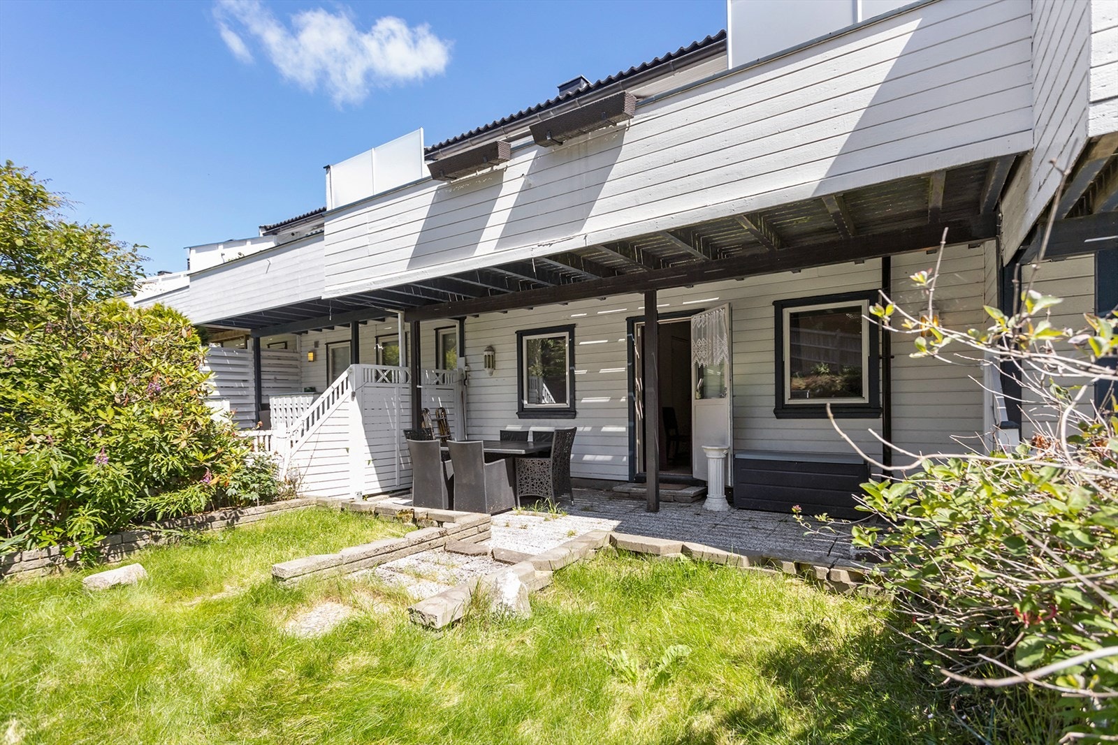 Hage og steinplatting Galleribilde