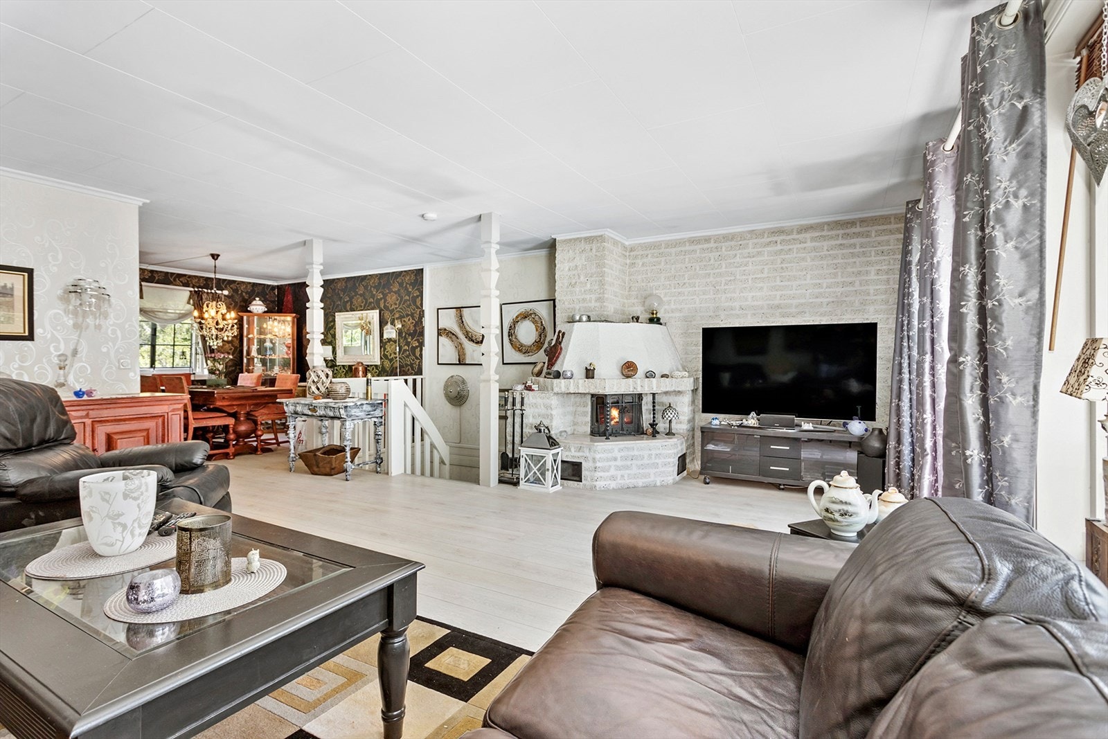 Stor og åpen stue Galleribilde