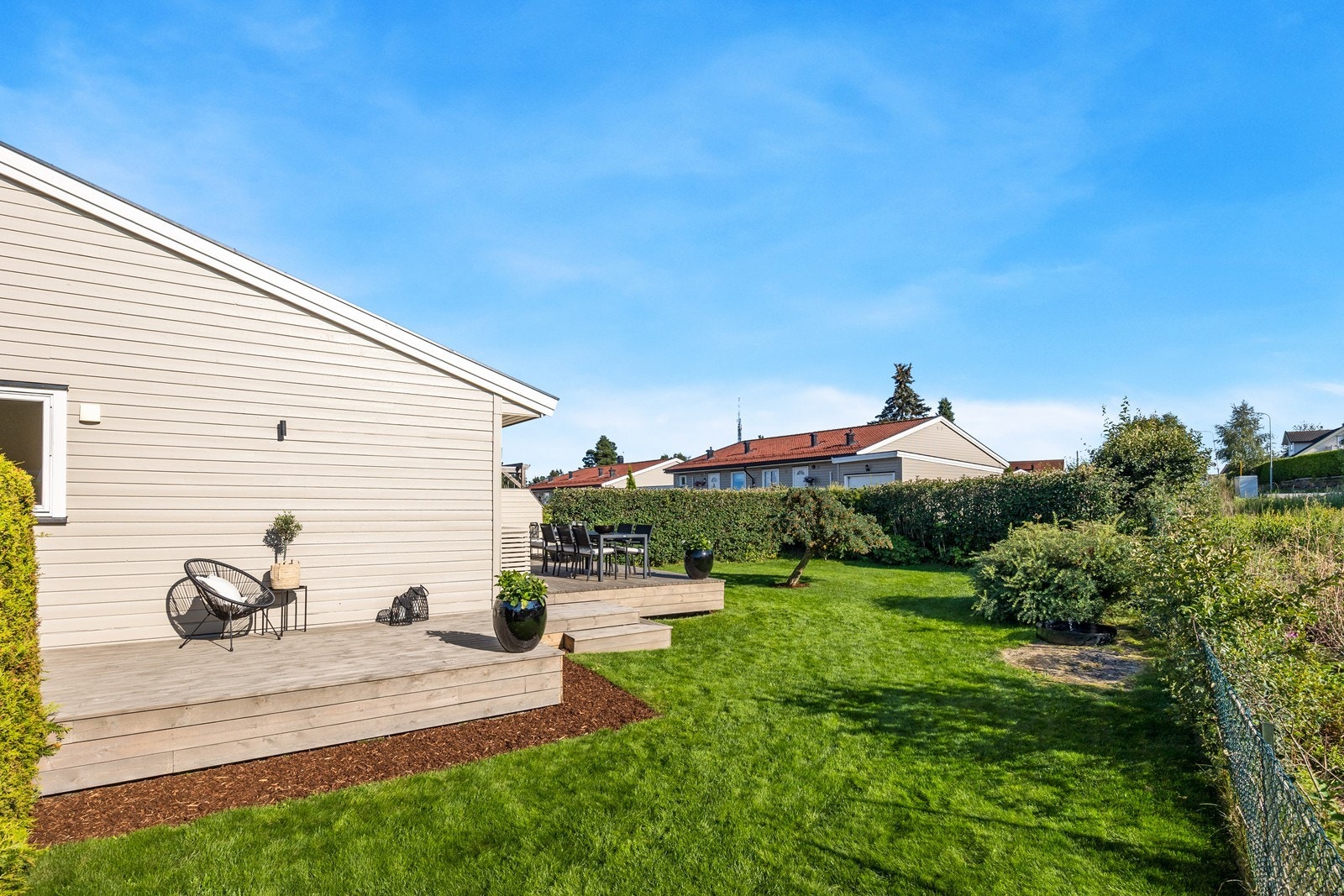 Stor hage med adkomst til terrasse Galleribilde
