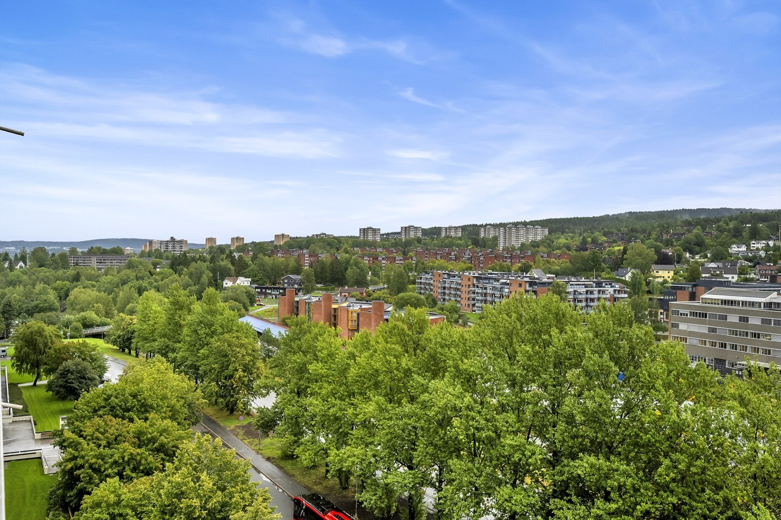 Leiligheten er vendt mot rolige og grønne omgivelser. Galleribilde