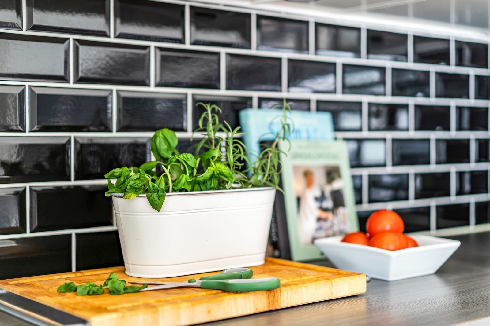 Et moderne og nytt kjøkken gjør matlagingen mer trivelig. Galleribilde