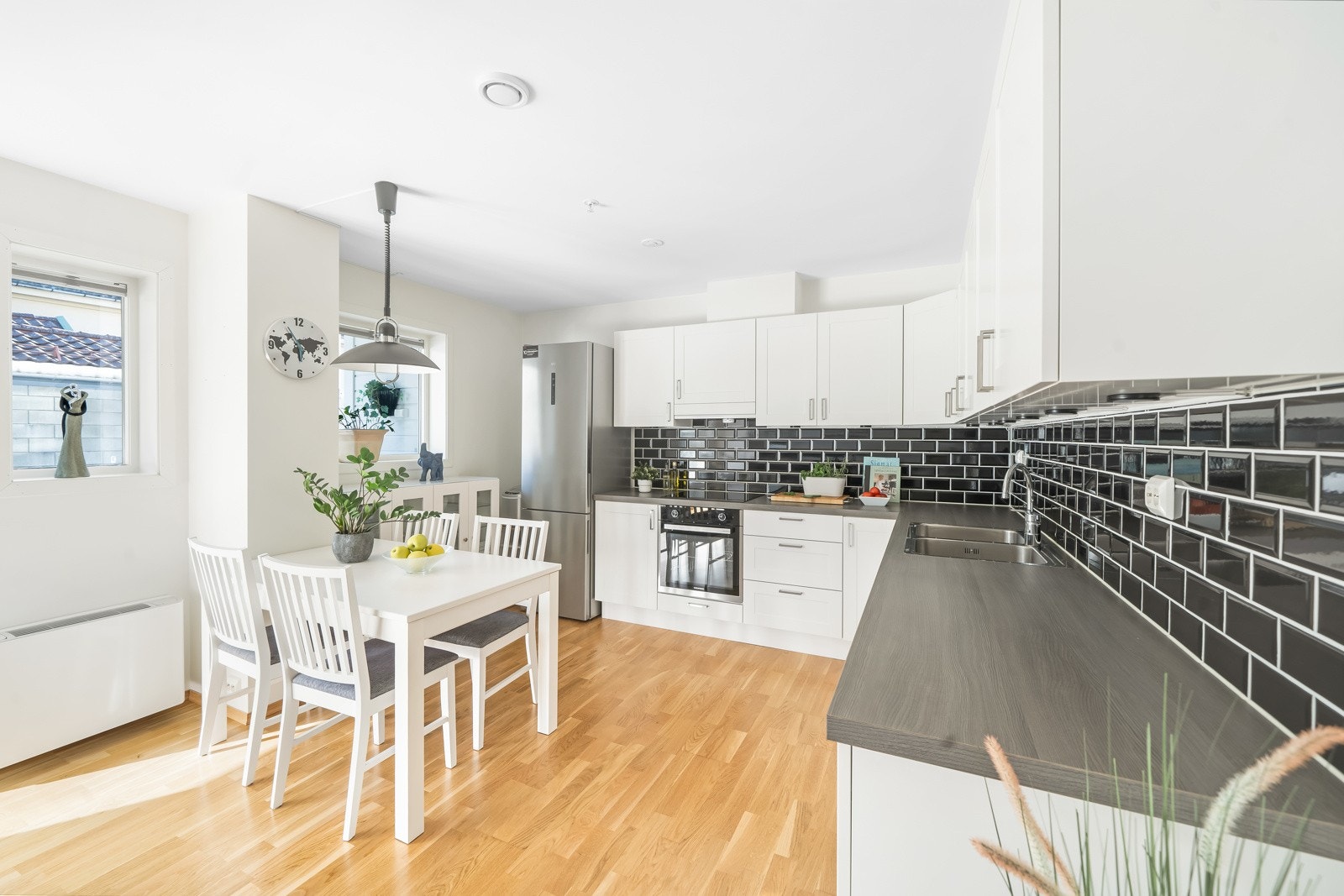 Nydelig kjøkken med god plass, og en moderne standard! Galleribilde