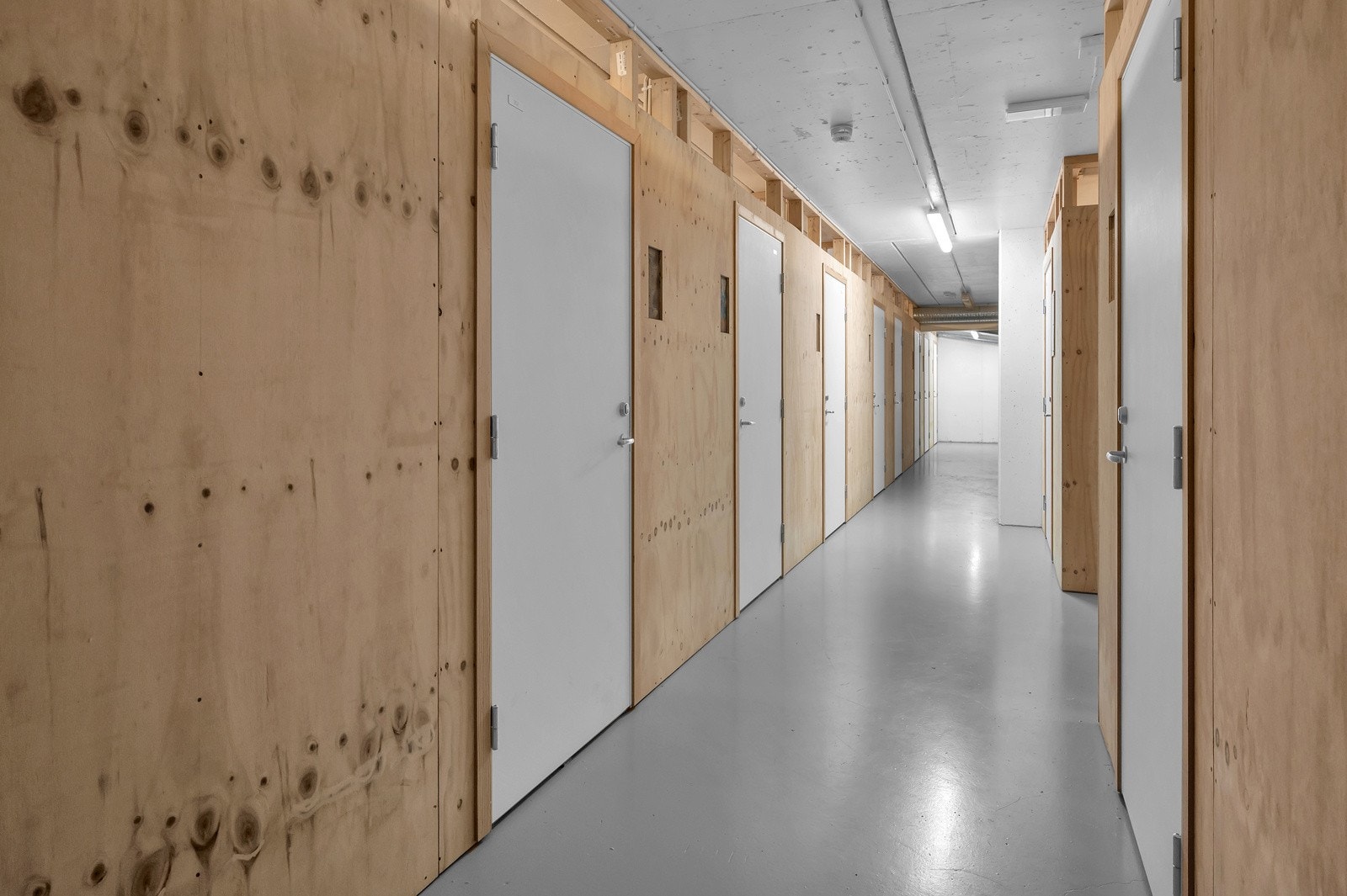 Det medfølger også en praktisk og romslig bod i kjeller. Galleribilde