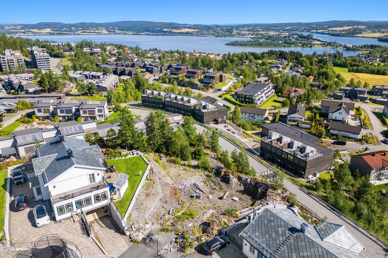 Realiser boligdrømmen på Hektneråsen! Unik mulighet, fantastiske solforhold og panoramautsikt mot Øyeren og Lillestrøm Galleribilde