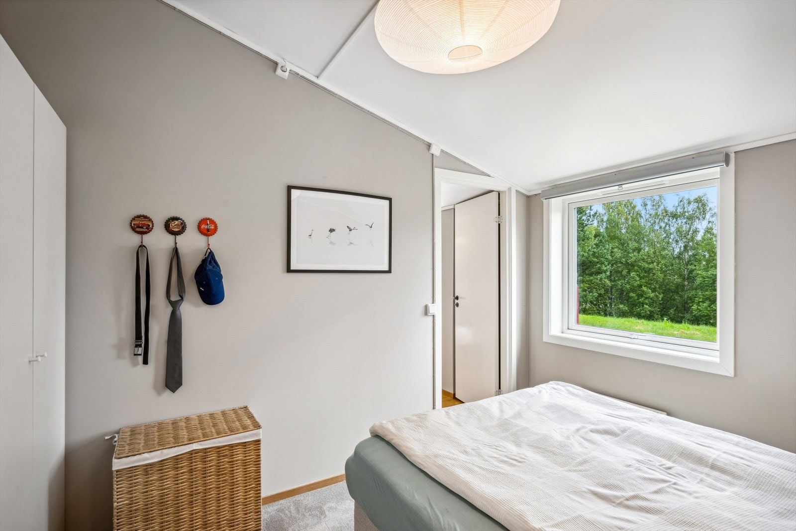 Soverommet er svalt beliggende mot øst og er malt i en behagelig farge. Galleribilde